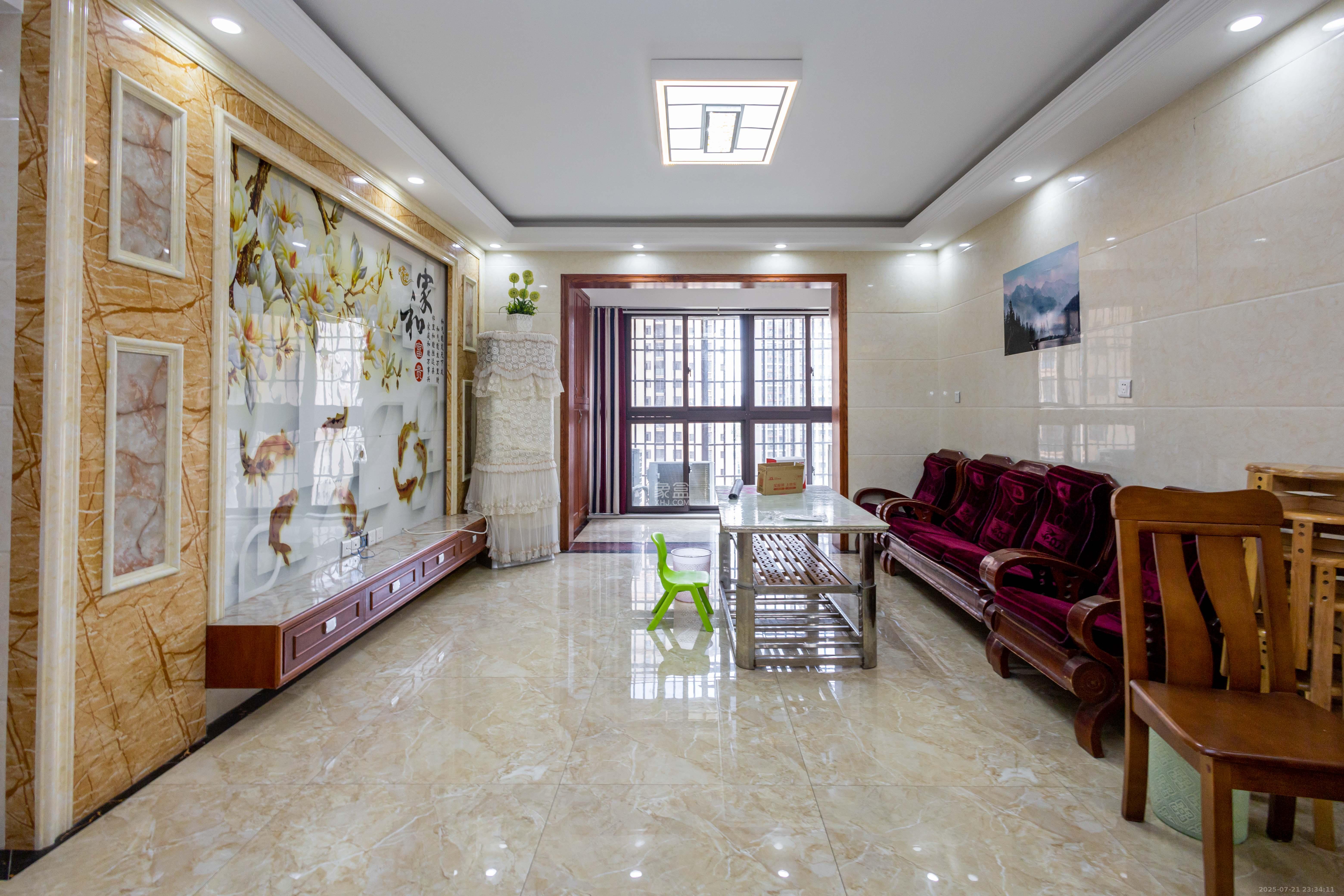 三景华御 3室2厅1卫 60.8万 三景华御 3室2厅1卫 60.8万客厅