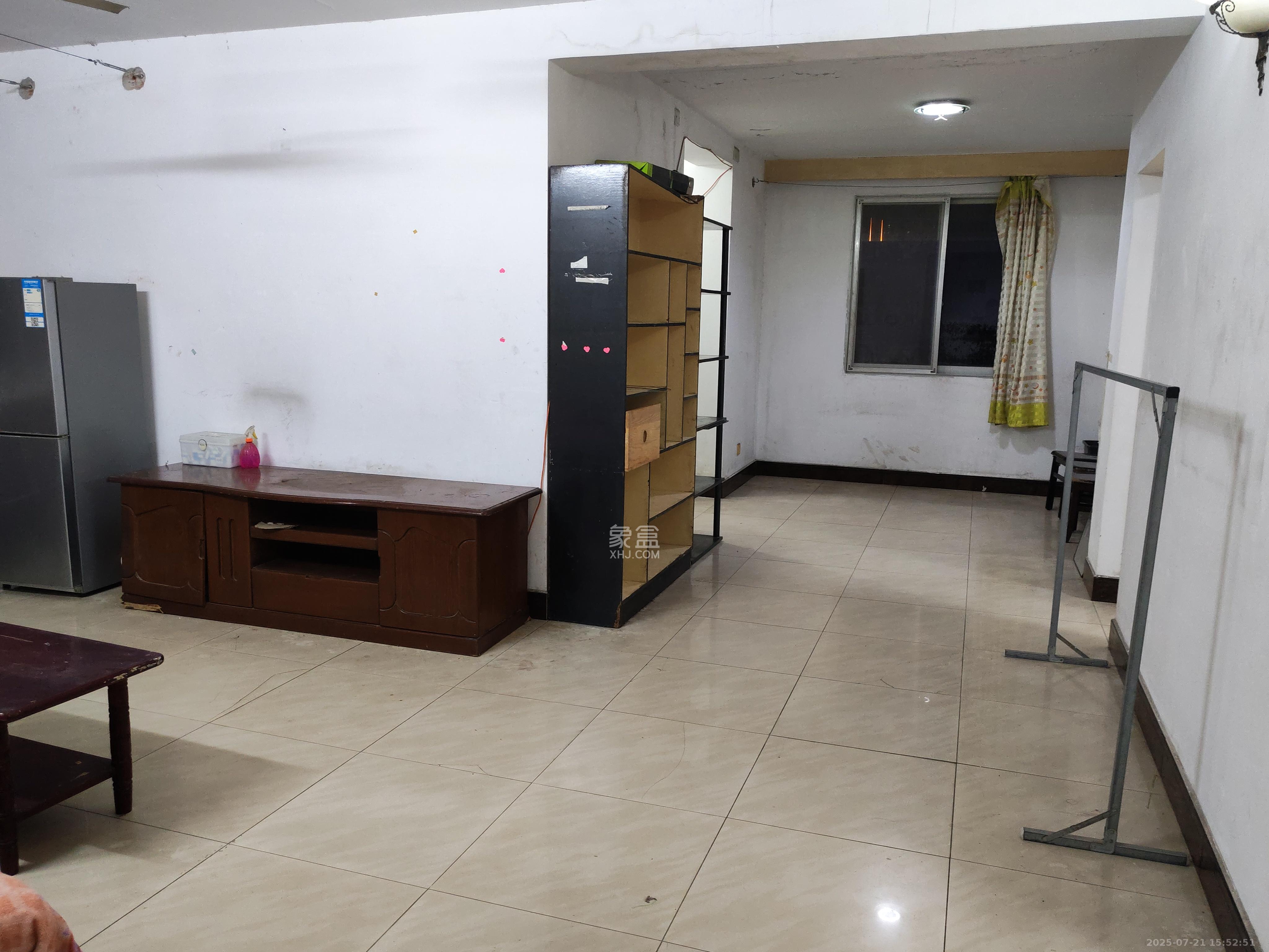 轻苑小区 3室2厅2卫 1600.0元/月 轻苑小区 3室2厅2卫 1600.0元/月室内图