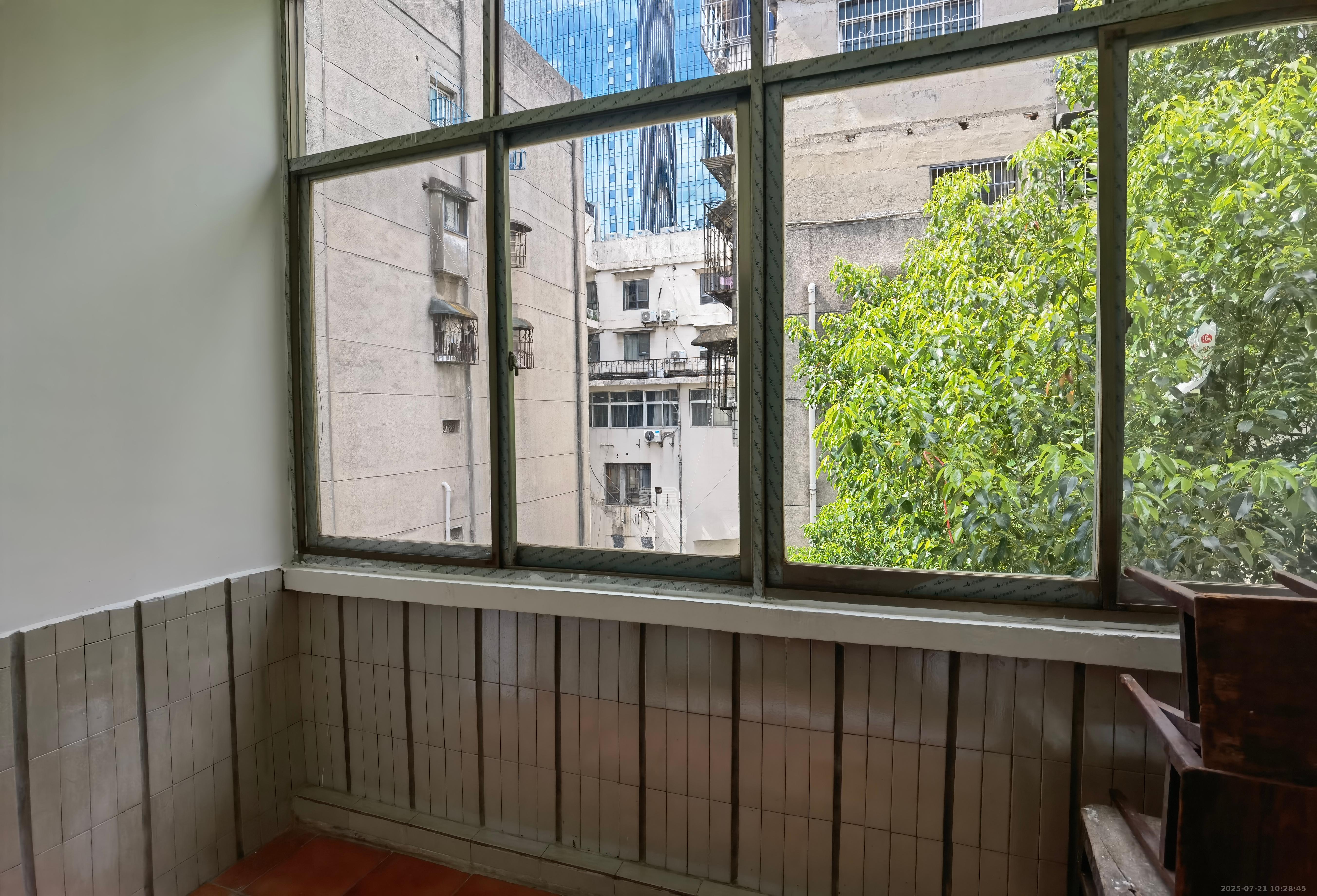 省水院宿舍 2室1厅1卫 1350.0元/月 省水院宿舍 2室1厅1卫 1350.0元/月室内图