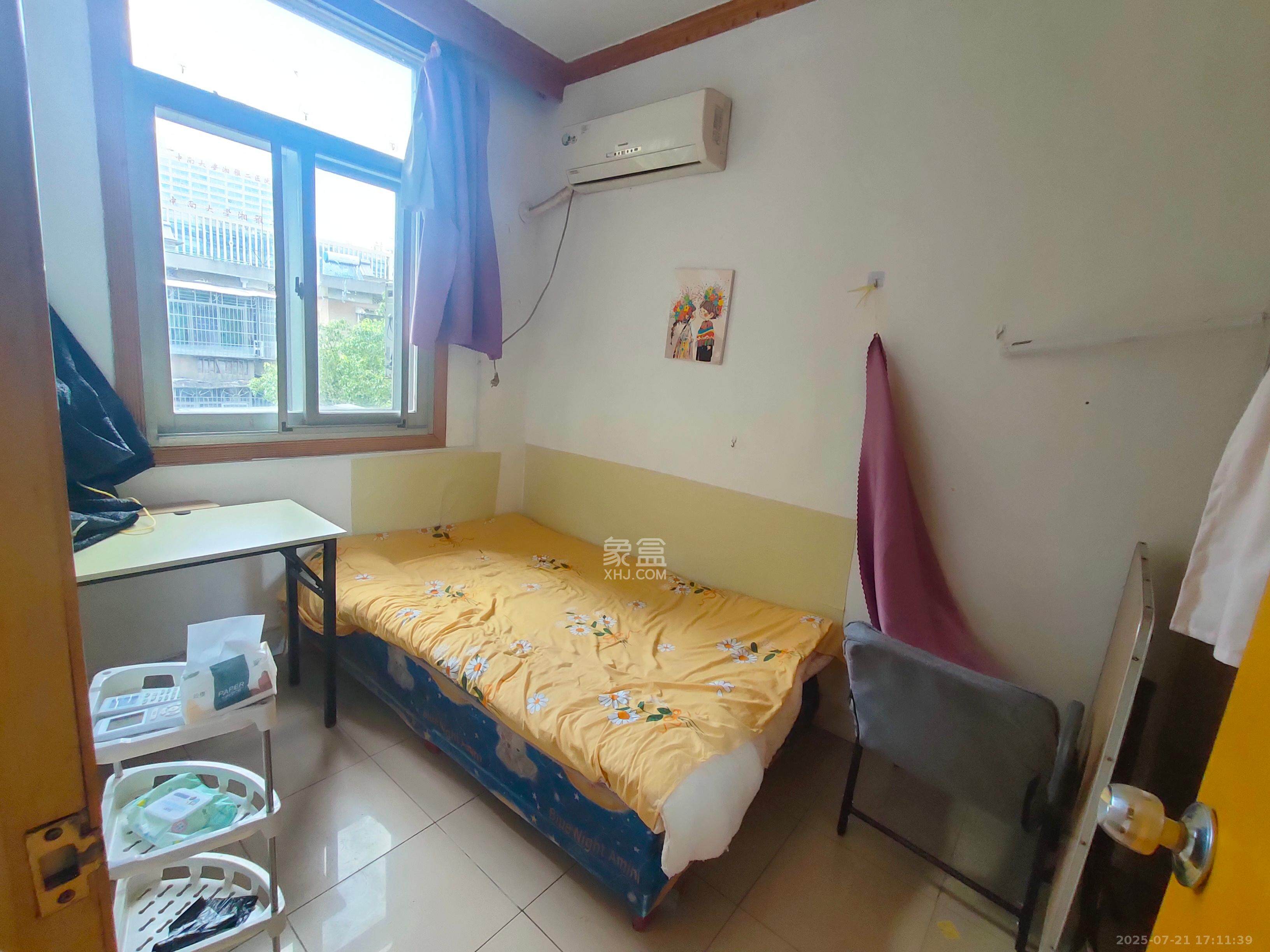 红旗区一片 3室2厅1卫 2000.0元/月 红旗区一片 3室2厅1卫 2000.0元/月室内图