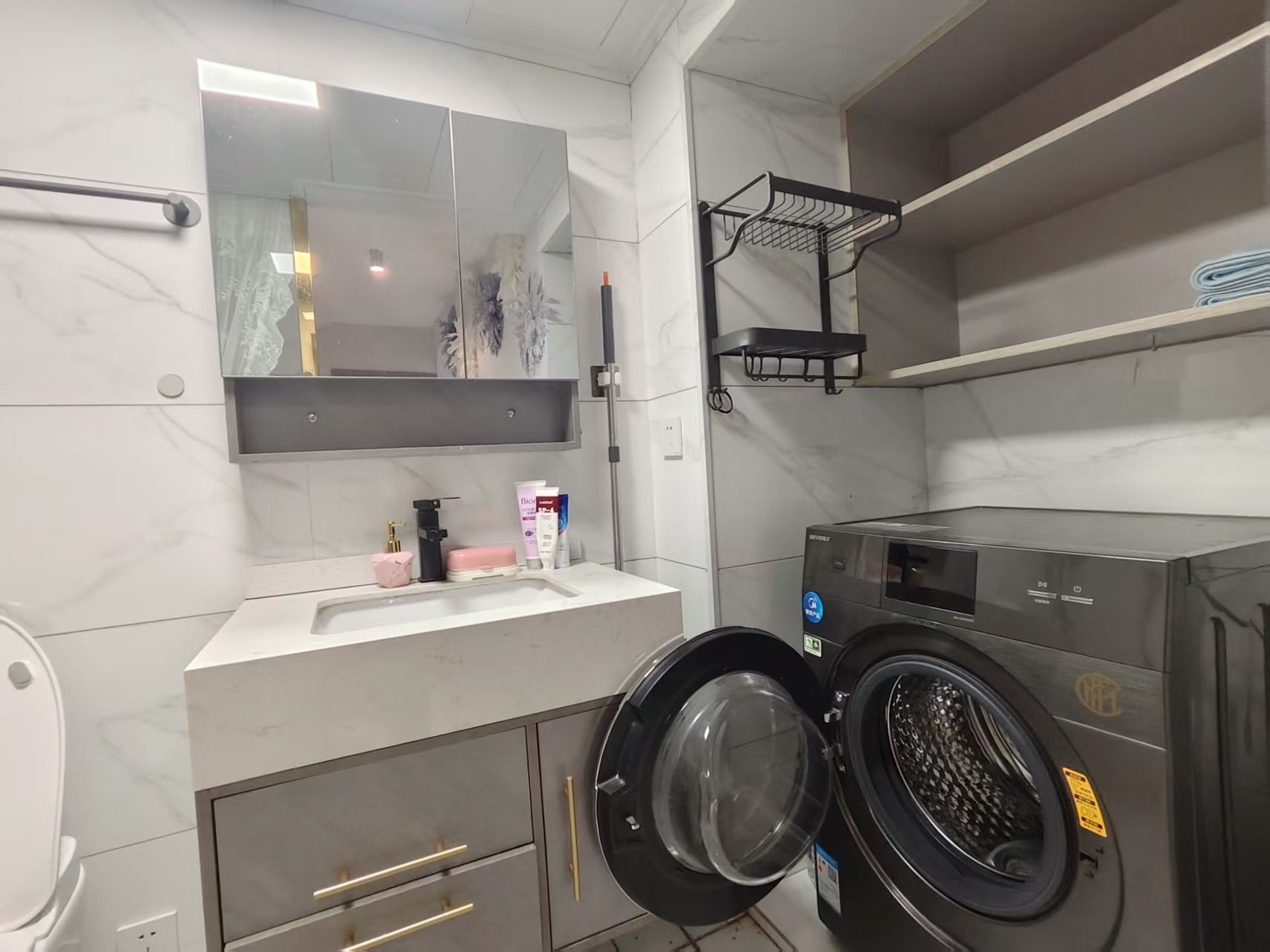 梓山豪苑 3室2厅2卫 1800.0元/月 梓山豪苑 3室2厅2卫 1800.0元/月室内图