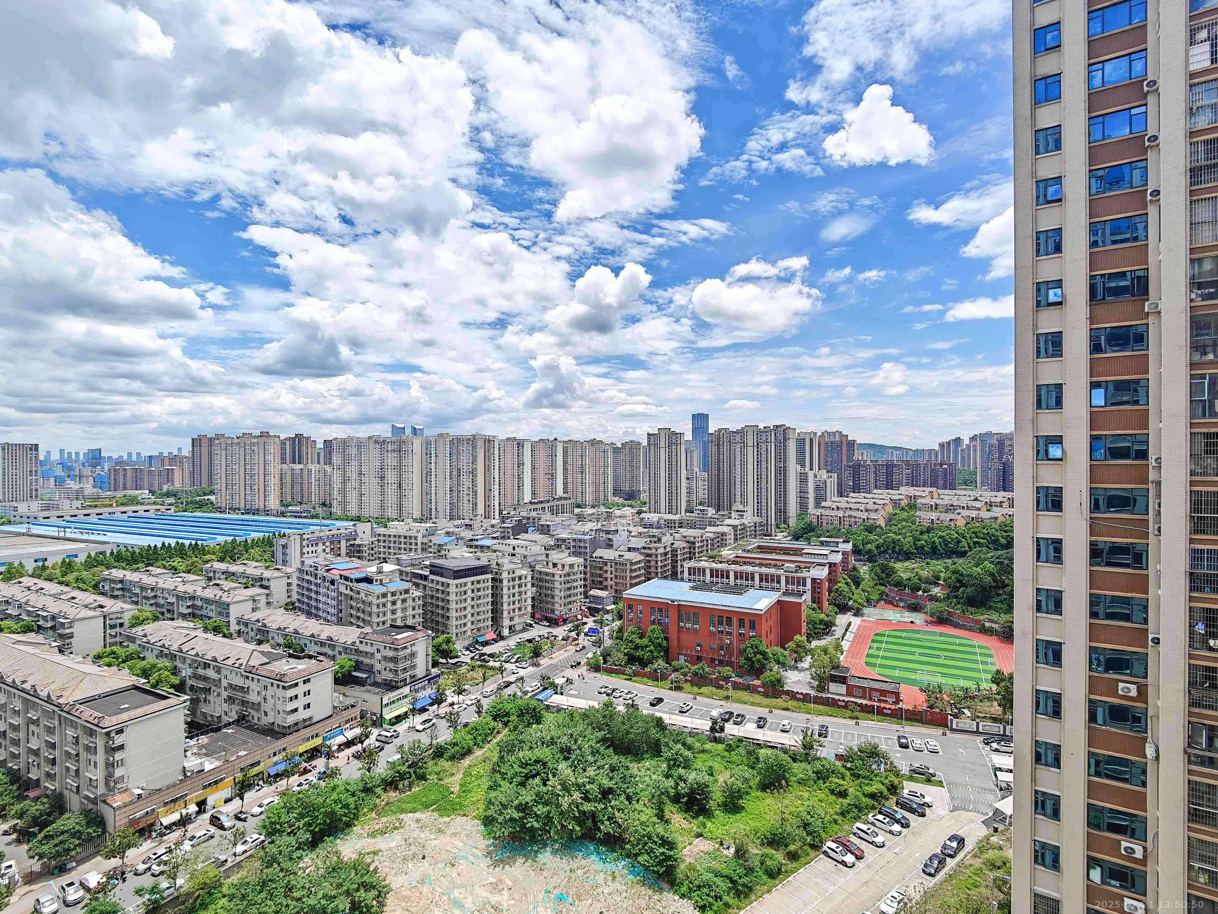 天元涉外景园C区  2室2厅1卫   66.00万阳台