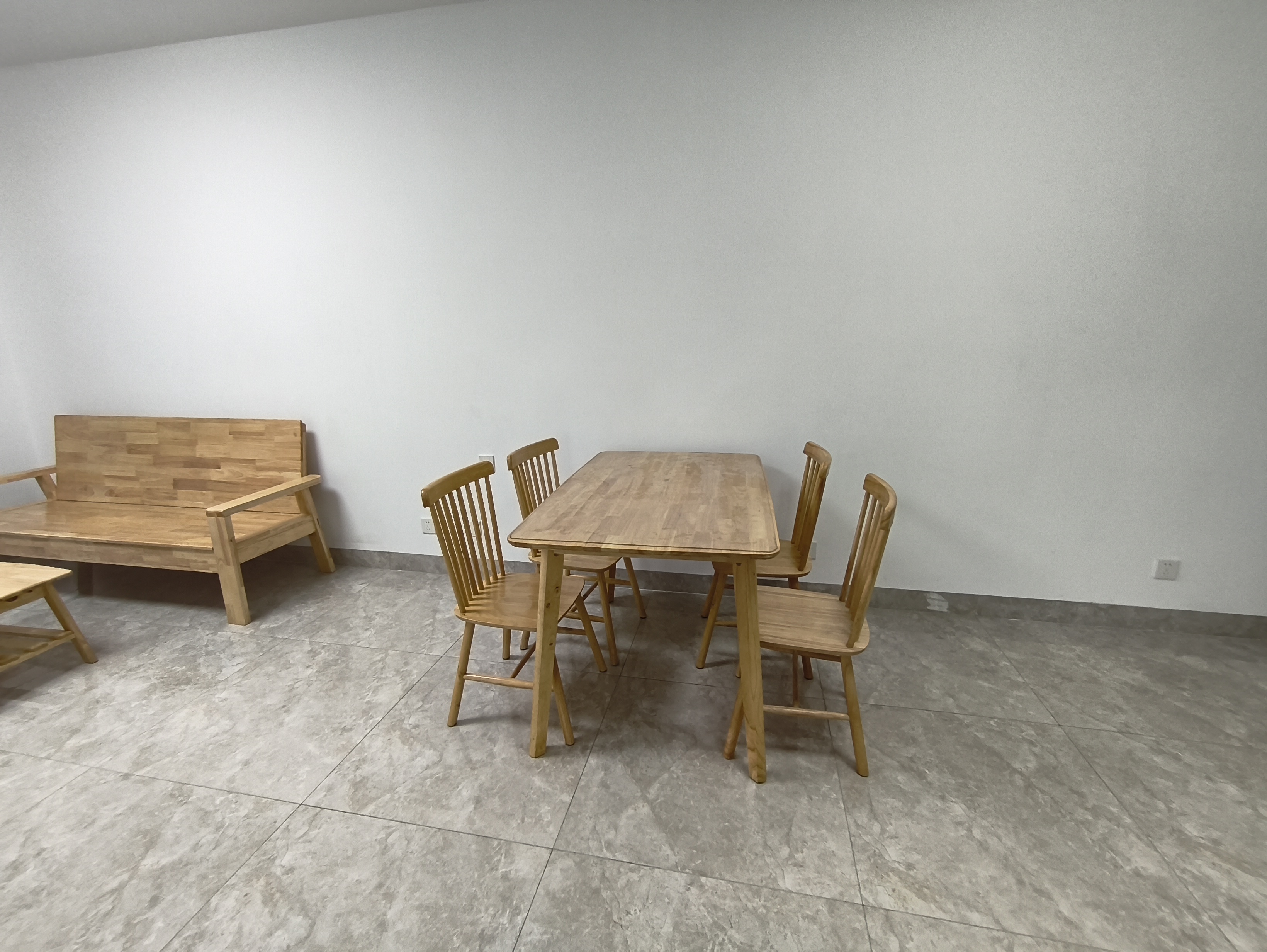 天街华府（海南新天地）  2室2厅1卫   3000.00元/月室内图