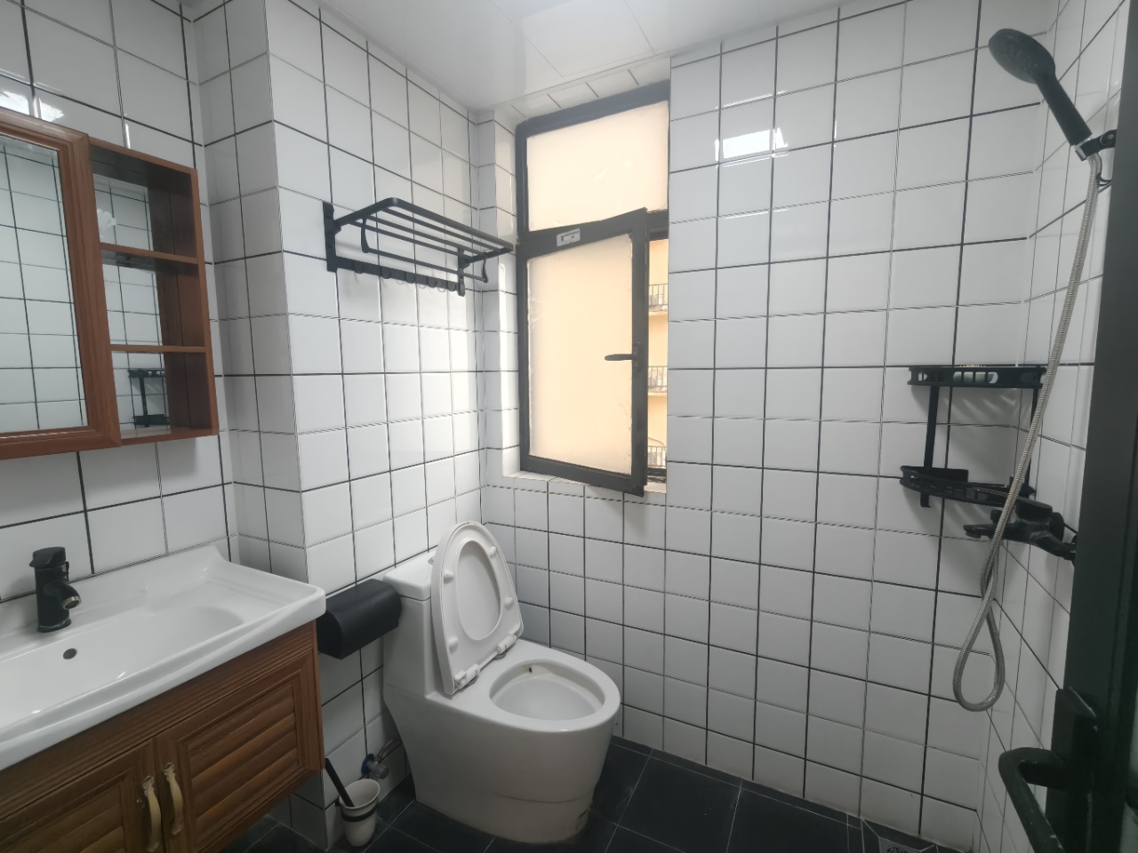 万达广场骏豪仕家(万达公馆)  3室2厅2卫    2600.0元/月 万达广场骏豪仕家(万达公馆)  3室2厅2卫    2600.0元/月室内图