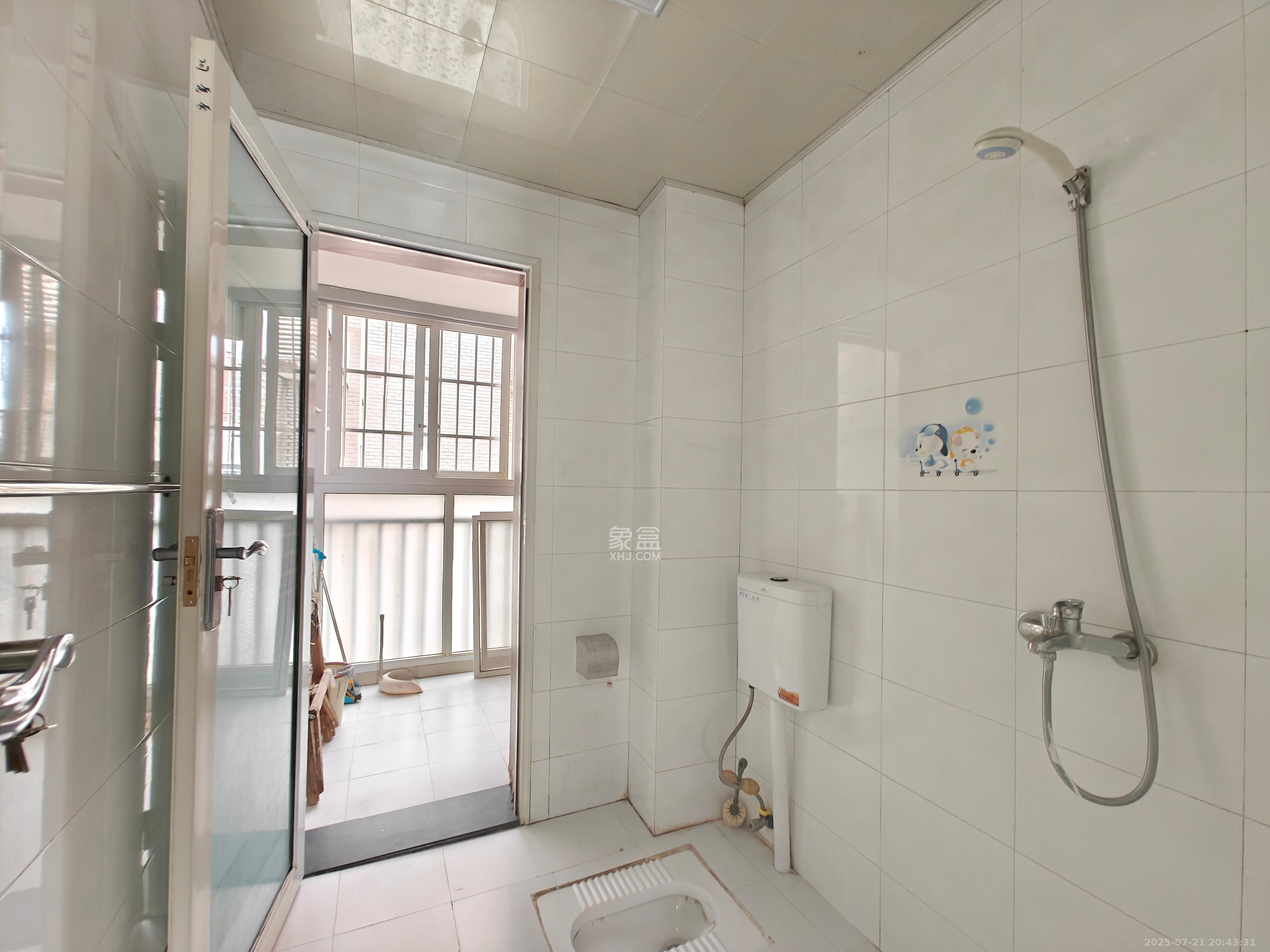 嘉盛华庭（一期、二期、三期）  4室2厅1卫    3200.0元/月室内图