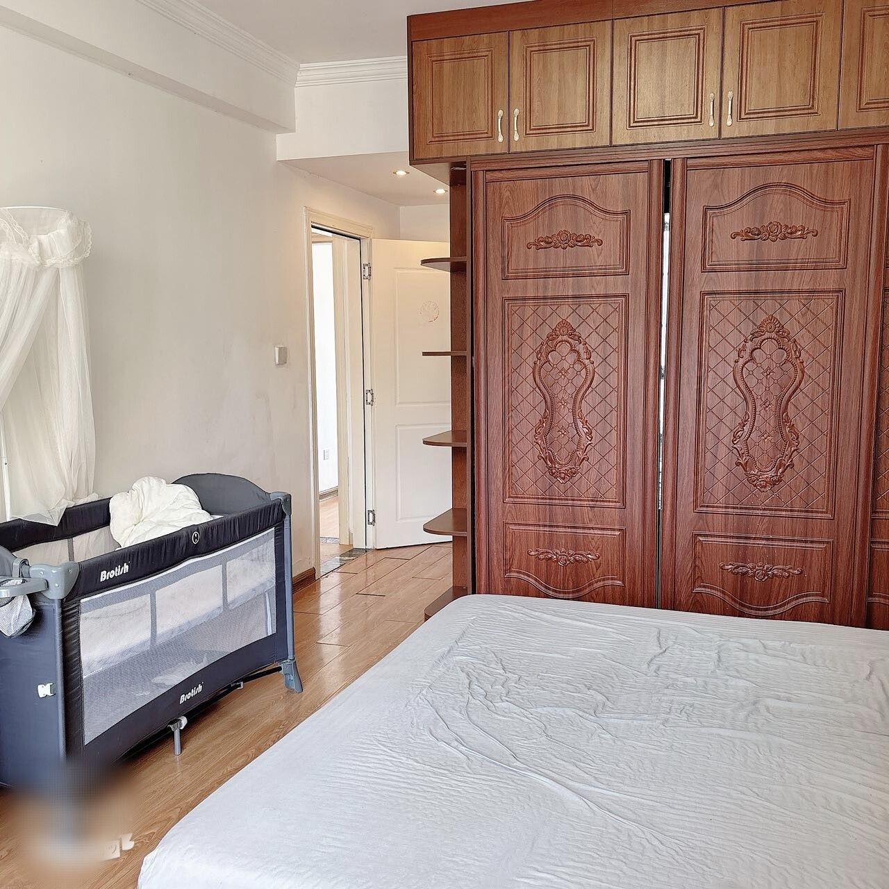 海秀花园 3室2厅2卫 3200.0元/月 海秀花园 3室2厅2卫 3200.0元/月室内图