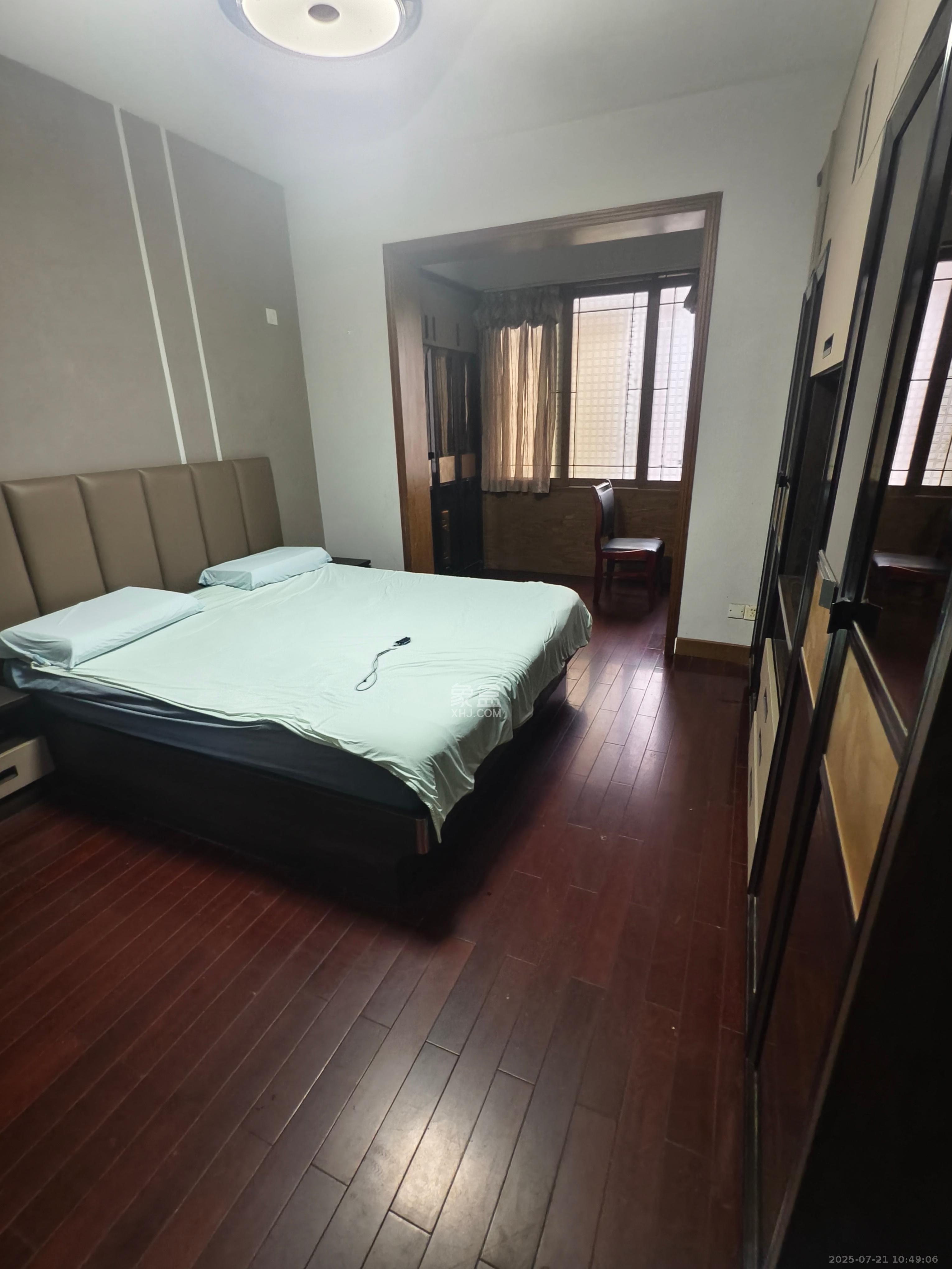 金鹰小区  3室2厅2卫   2600.00元/月室内图