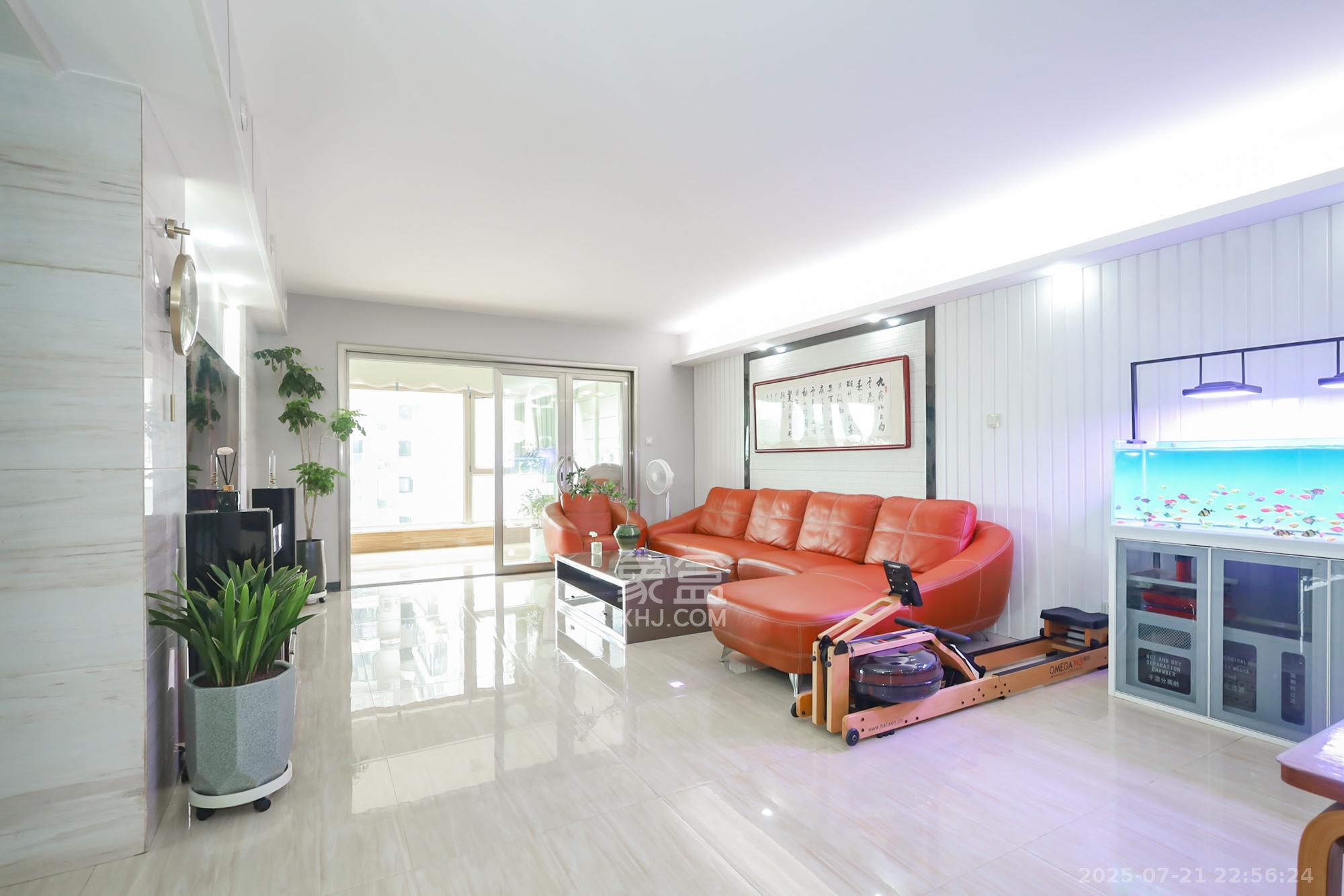 景秀江山  4室2厅2卫    190.0万客厅