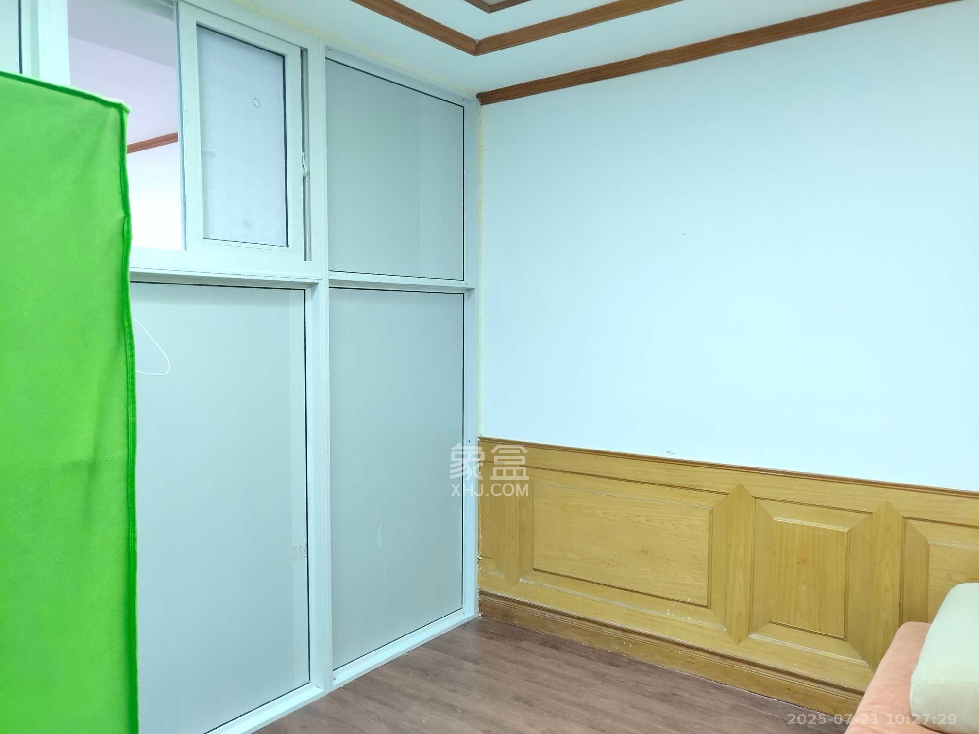 城市花园 3室1厅1卫 2900.0元/月 城市花园 3室1厅1卫 2900.0元/月室内图