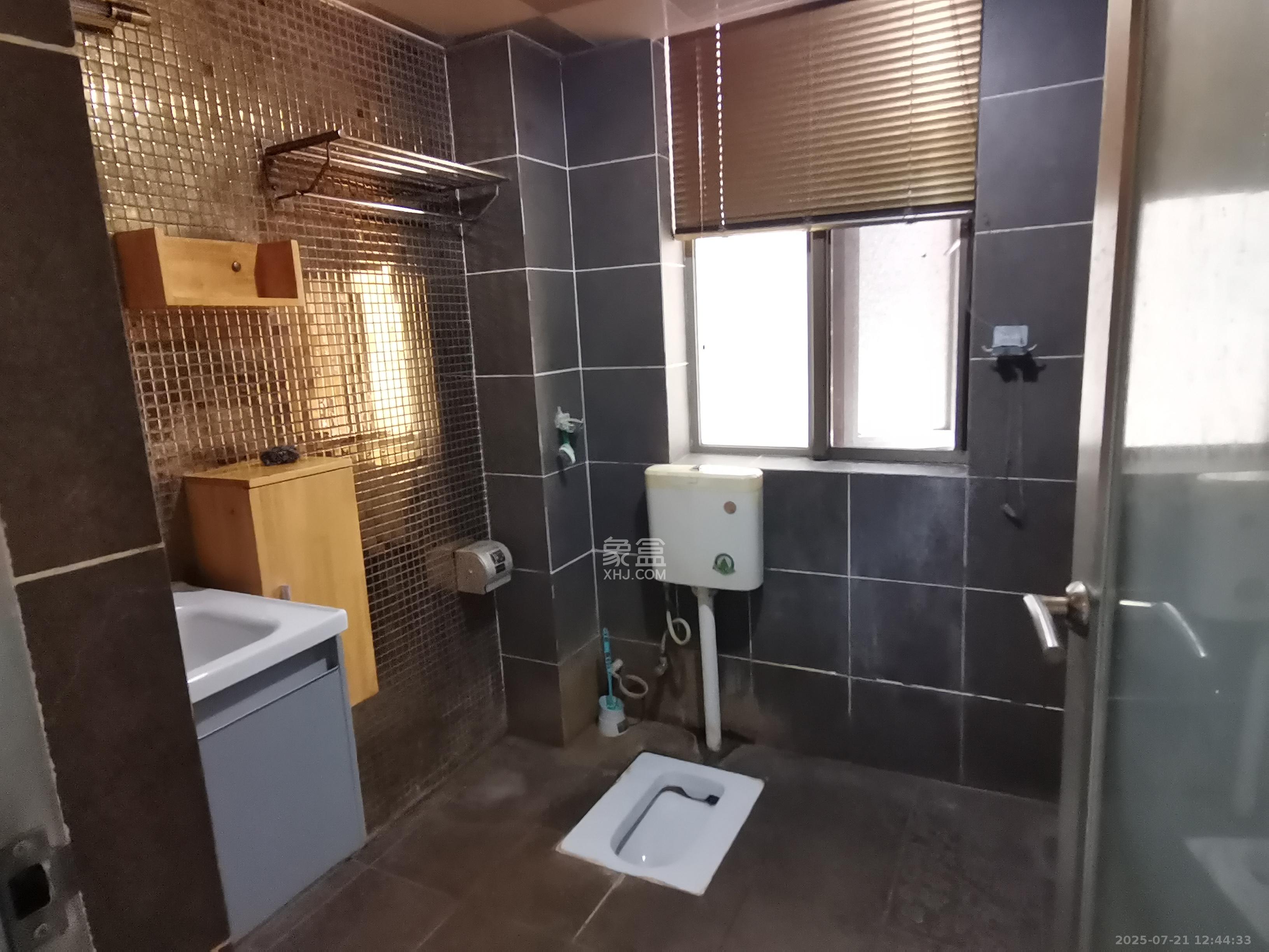 层上观邸 2室2厅1卫 2100.0元/月 层上观邸 2室2厅1卫 2100.0元/月室内图