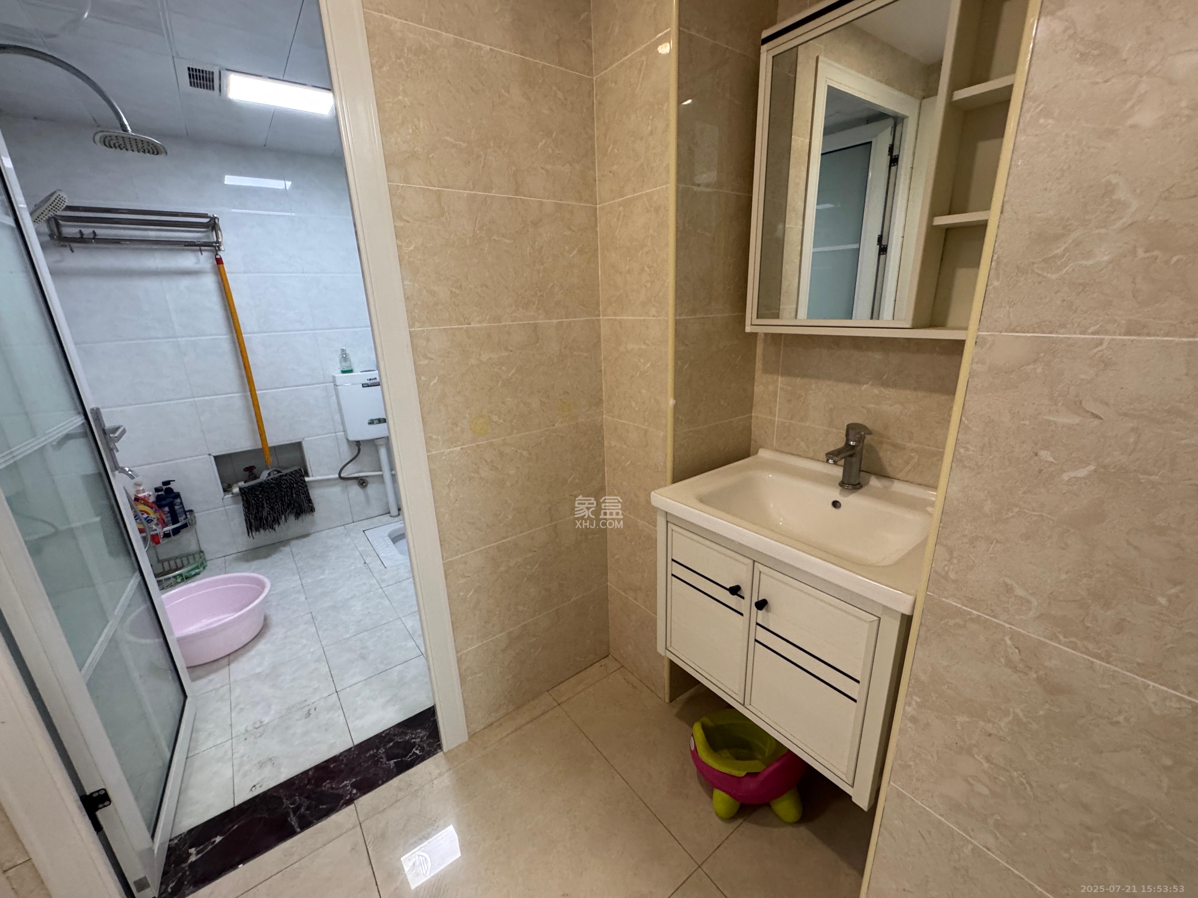 兴联母山小区 3室2厅1卫 1300.0元/月 兴联母山小区 3室2厅1卫 1300.0元/月室内图