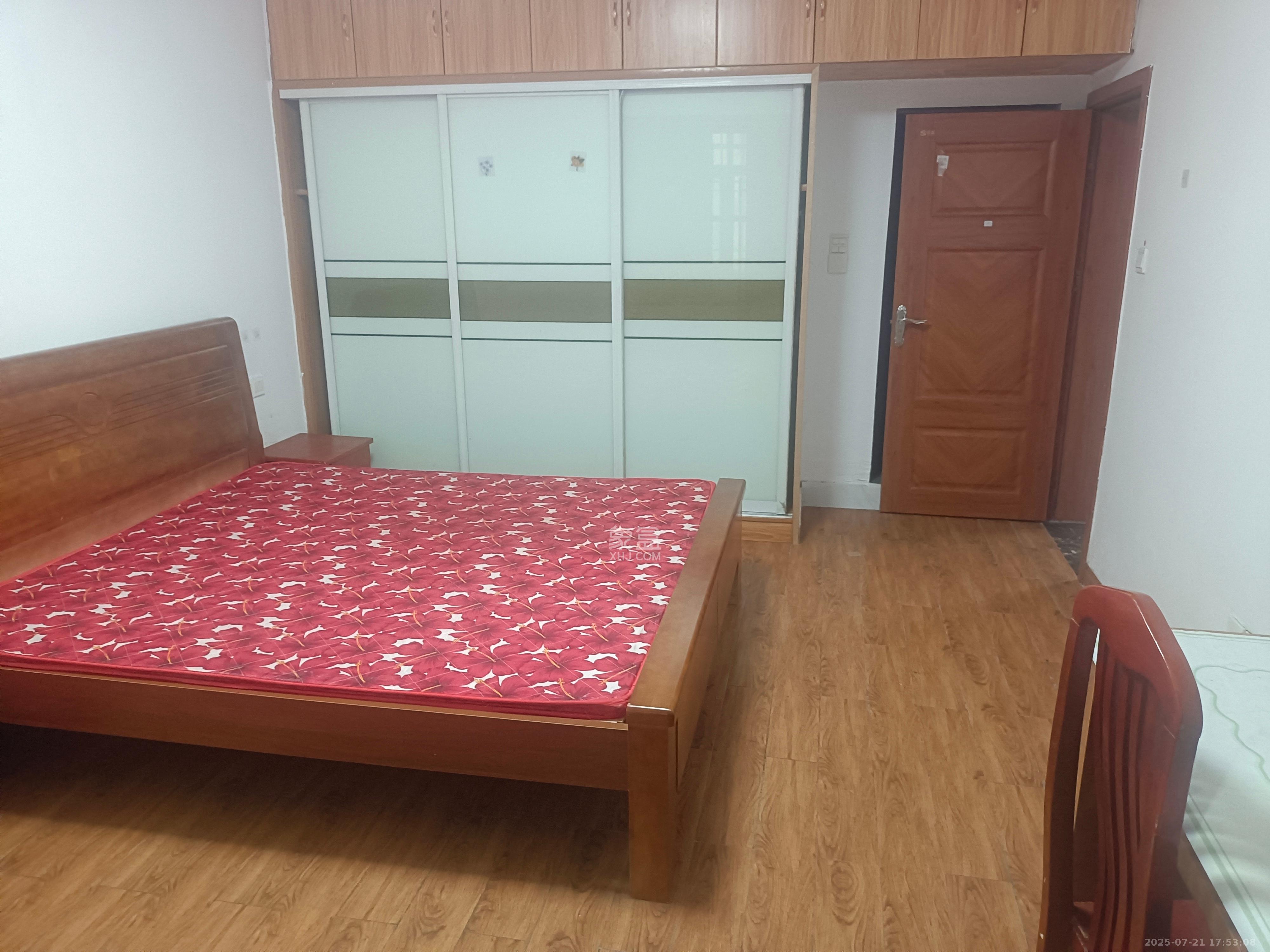 望兴家园  4室2厅2卫    2300.0元/月室内图