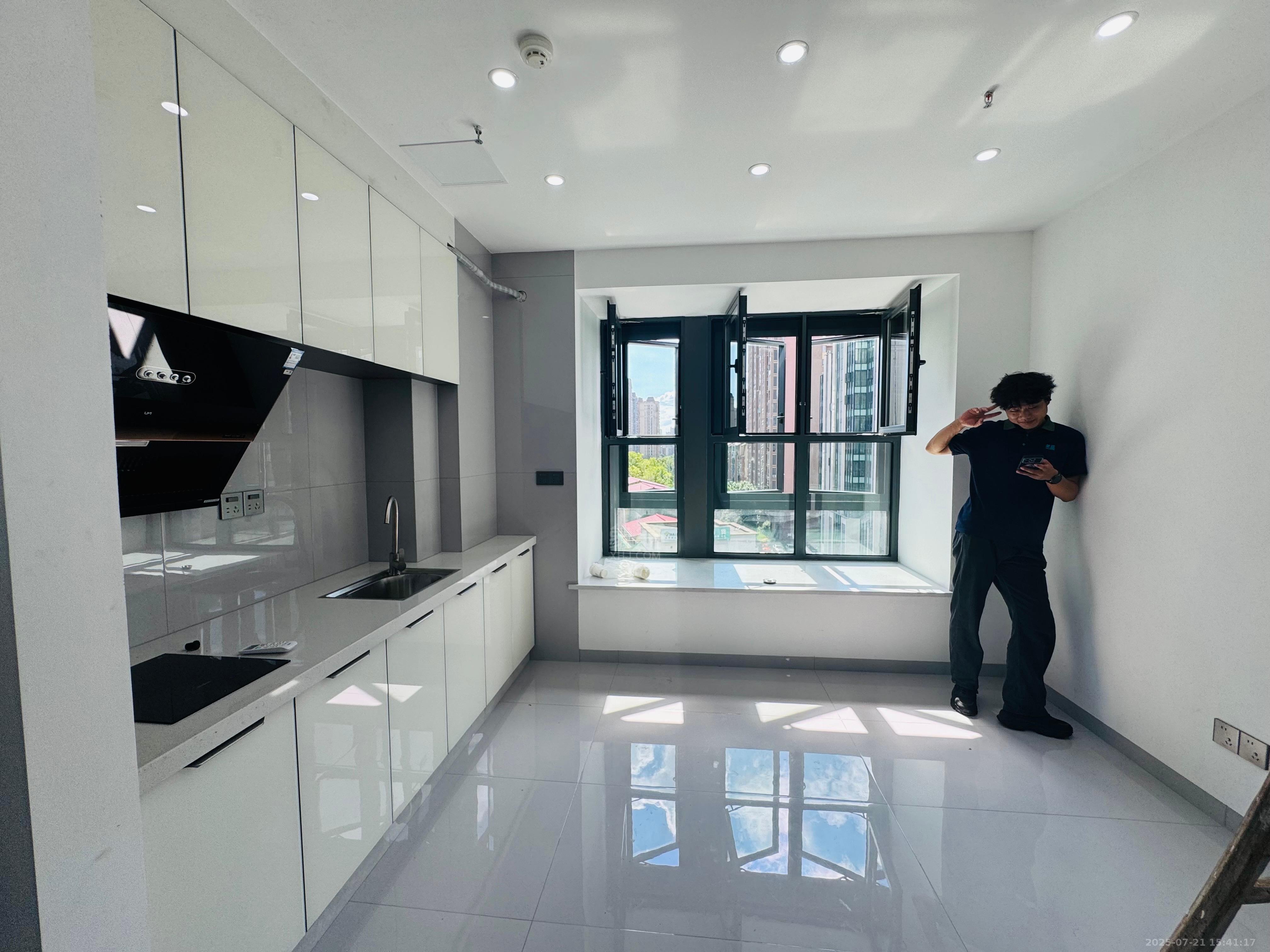 恒大华府 1室1厅1卫 1400.0元/月 恒大华府 1室1厅1卫 1400.0元/月室内图