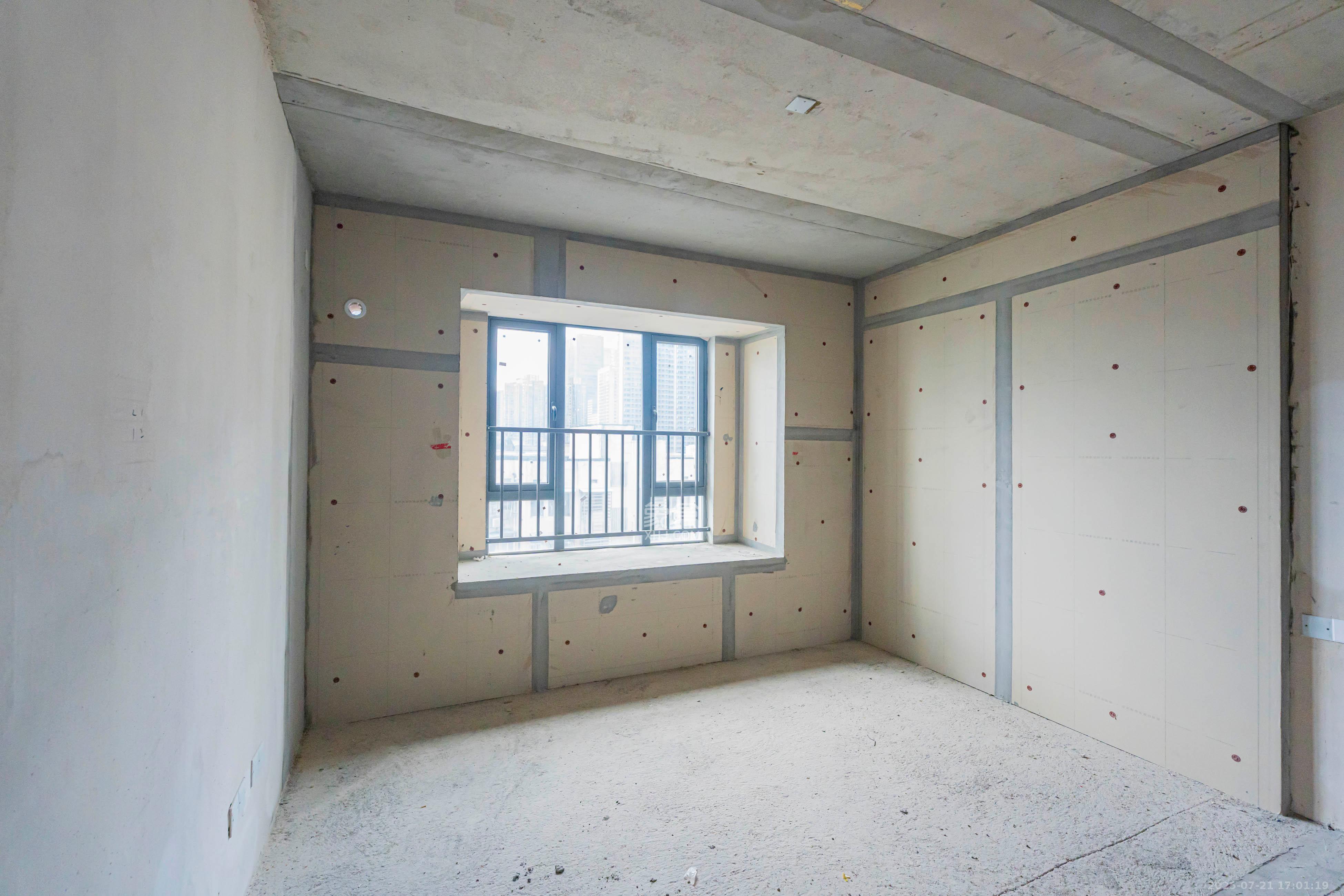 城发恒伟东风映1897  4室2厅2卫    200.0万 城发恒伟东风映1897  4室2厅2卫    200.0万卧室