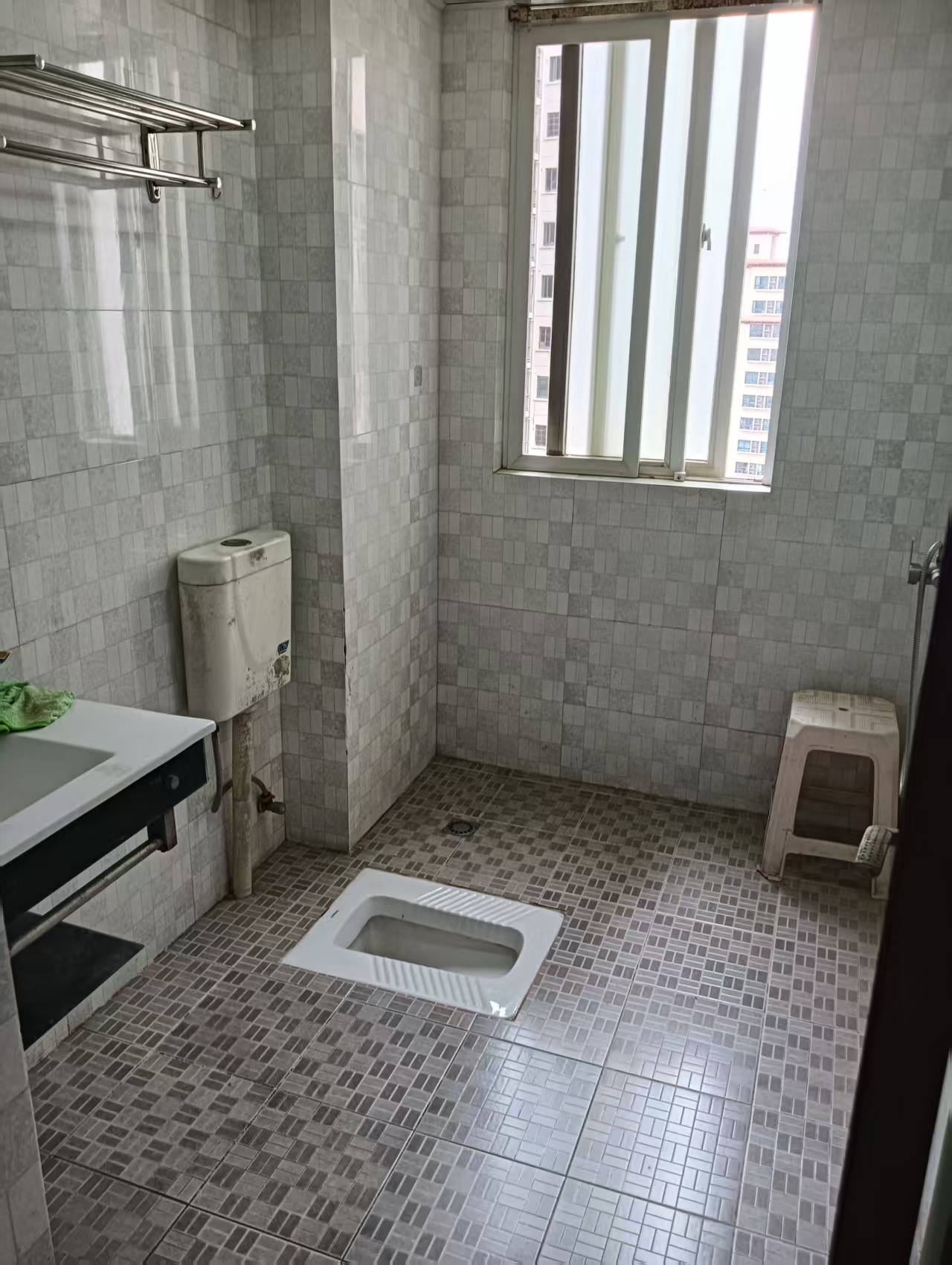 春熙苑 2室2厅1卫 2100.0元/月 春熙苑 2室2厅1卫 2100.0元/月室内图