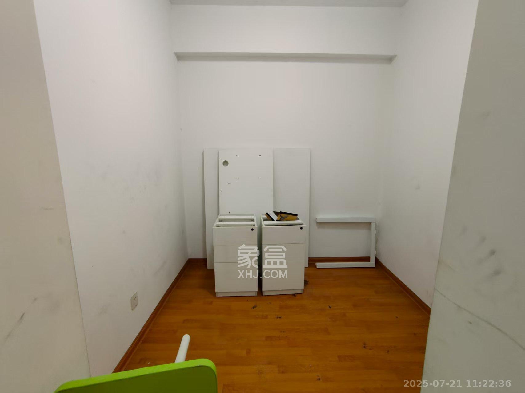 阳光100二期 4室2厅2卫 3200.0元/月 阳光100二期 4室2厅2卫 3200.0元/月室内图