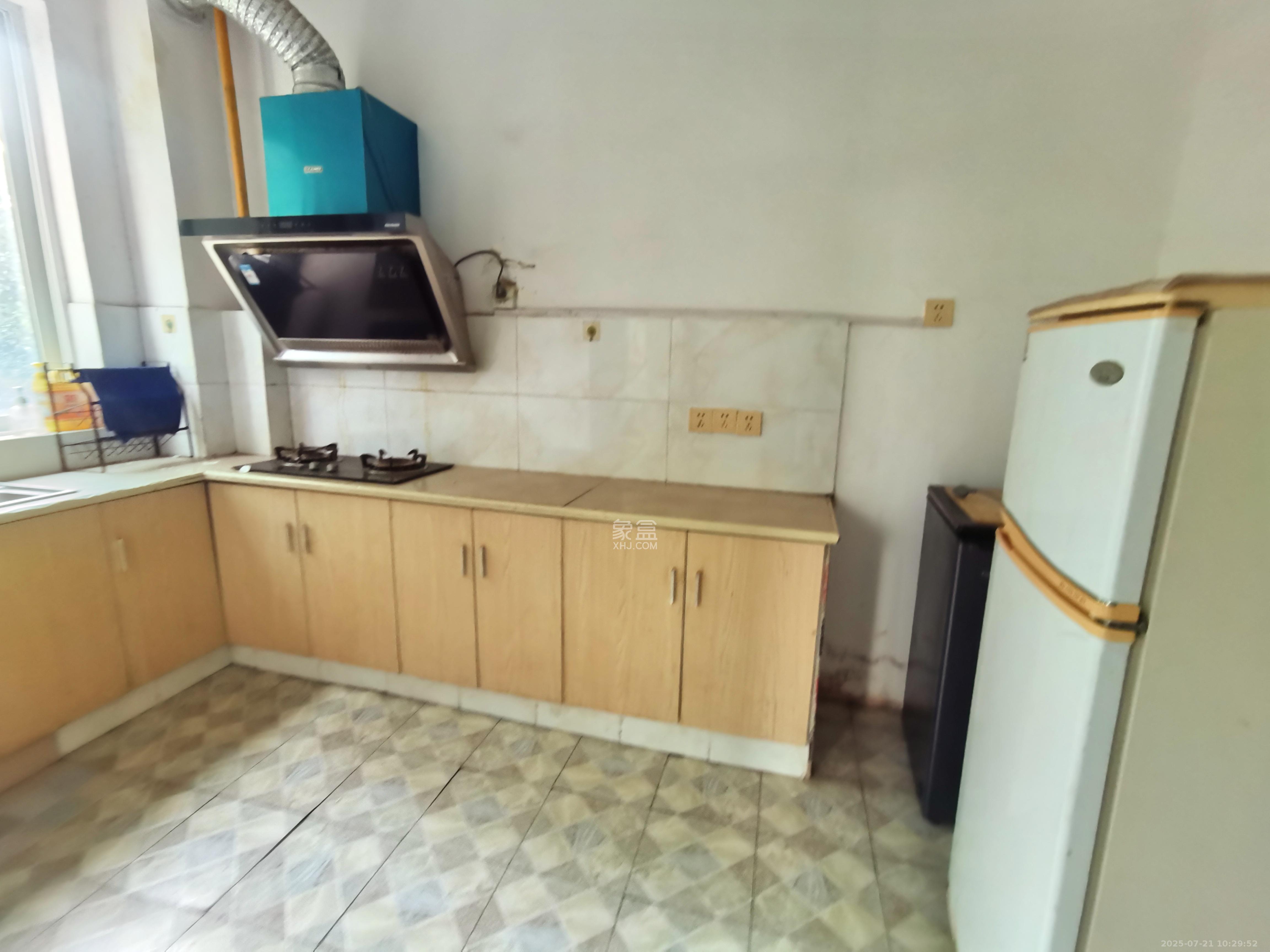 山语城一期 3室1厅2卫 2100.0元/月 山语城一期 3室1厅2卫 2100.0元/月室内图