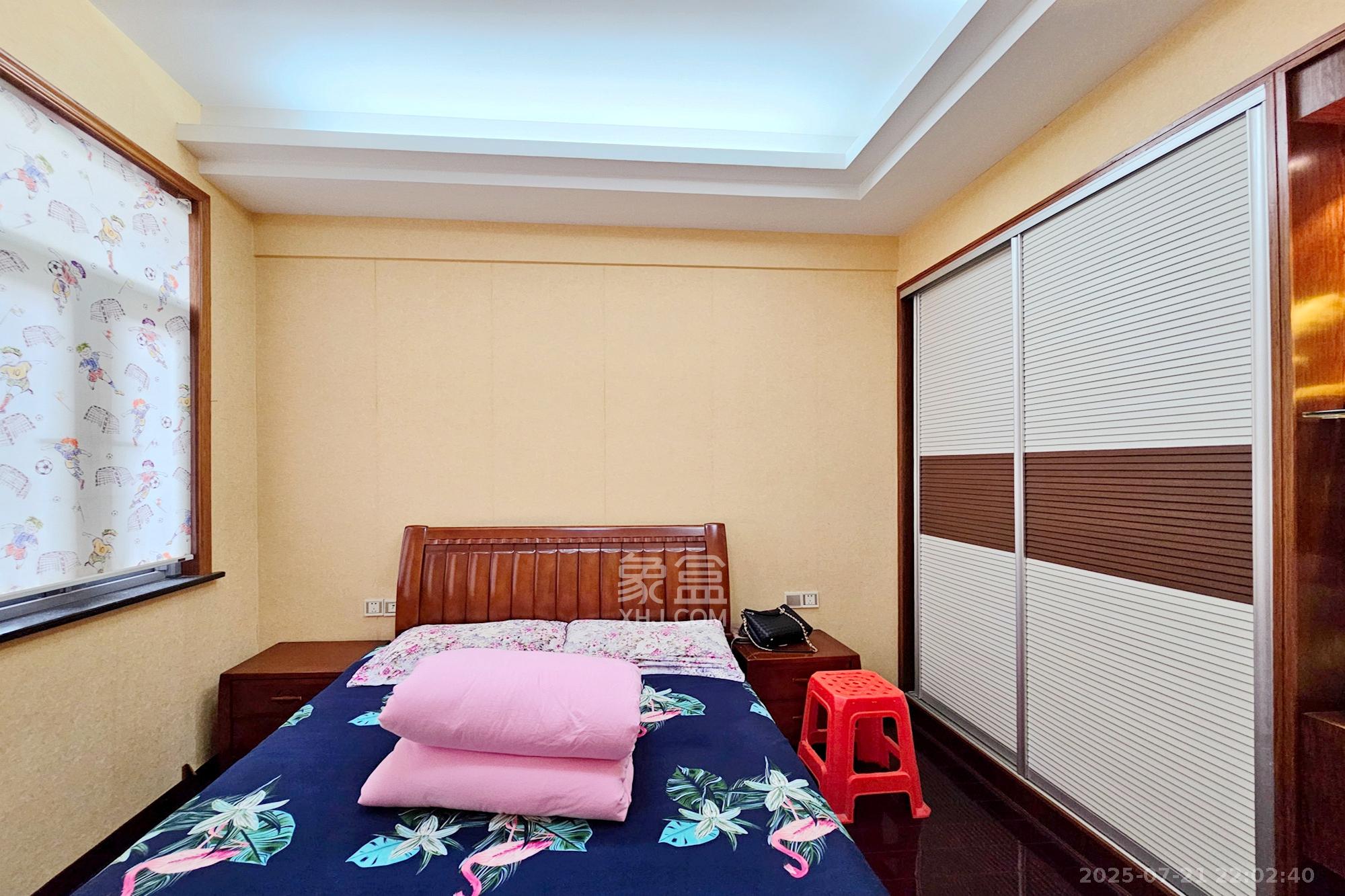 中隆国际御玺  4室2厅1卫    245.0万卧室