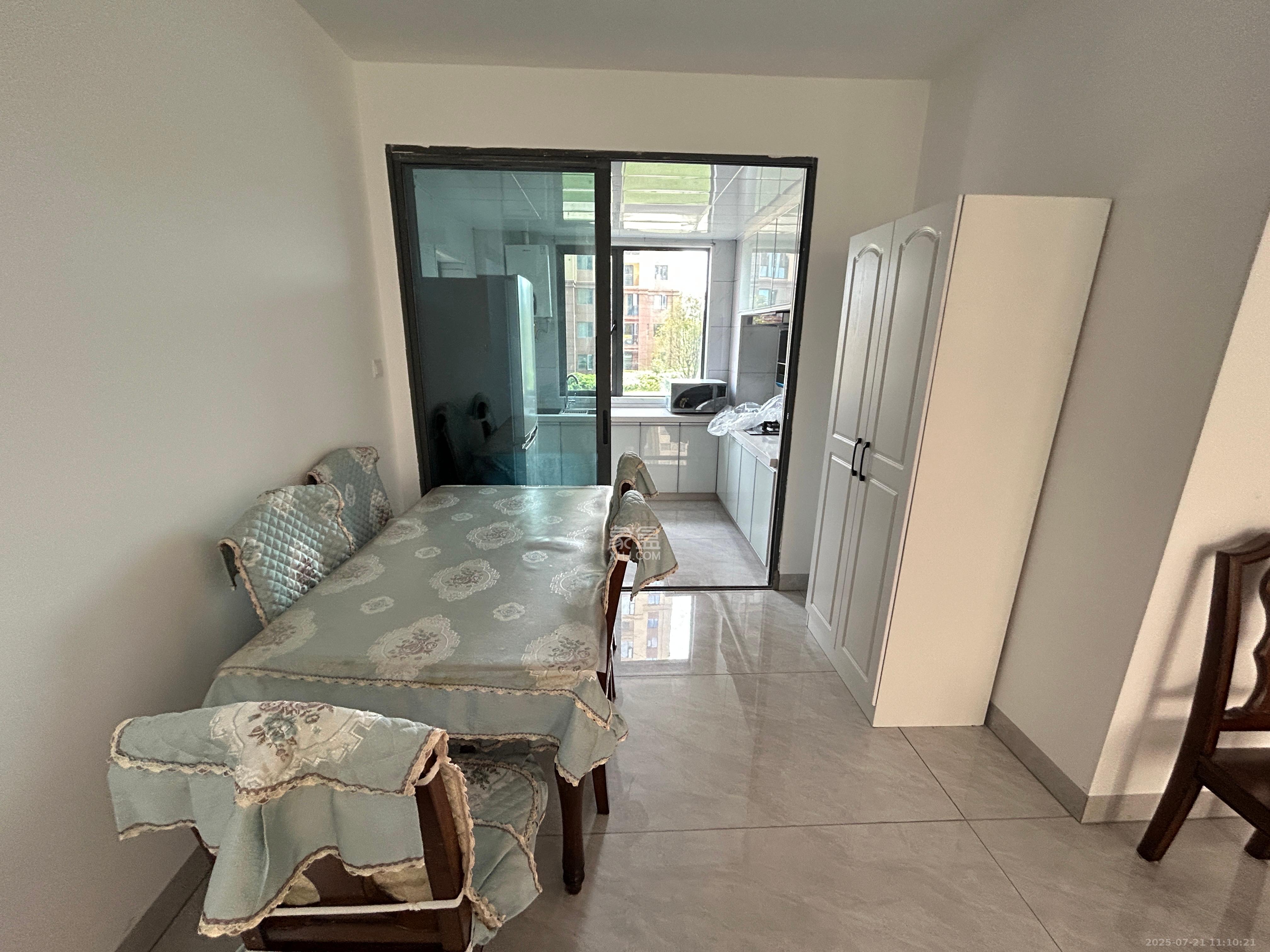 佛奥康桥水岸 3室2厅2卫 1800.0元/月 佛奥康桥水岸 3室2厅2卫 1800.0元/月室内图