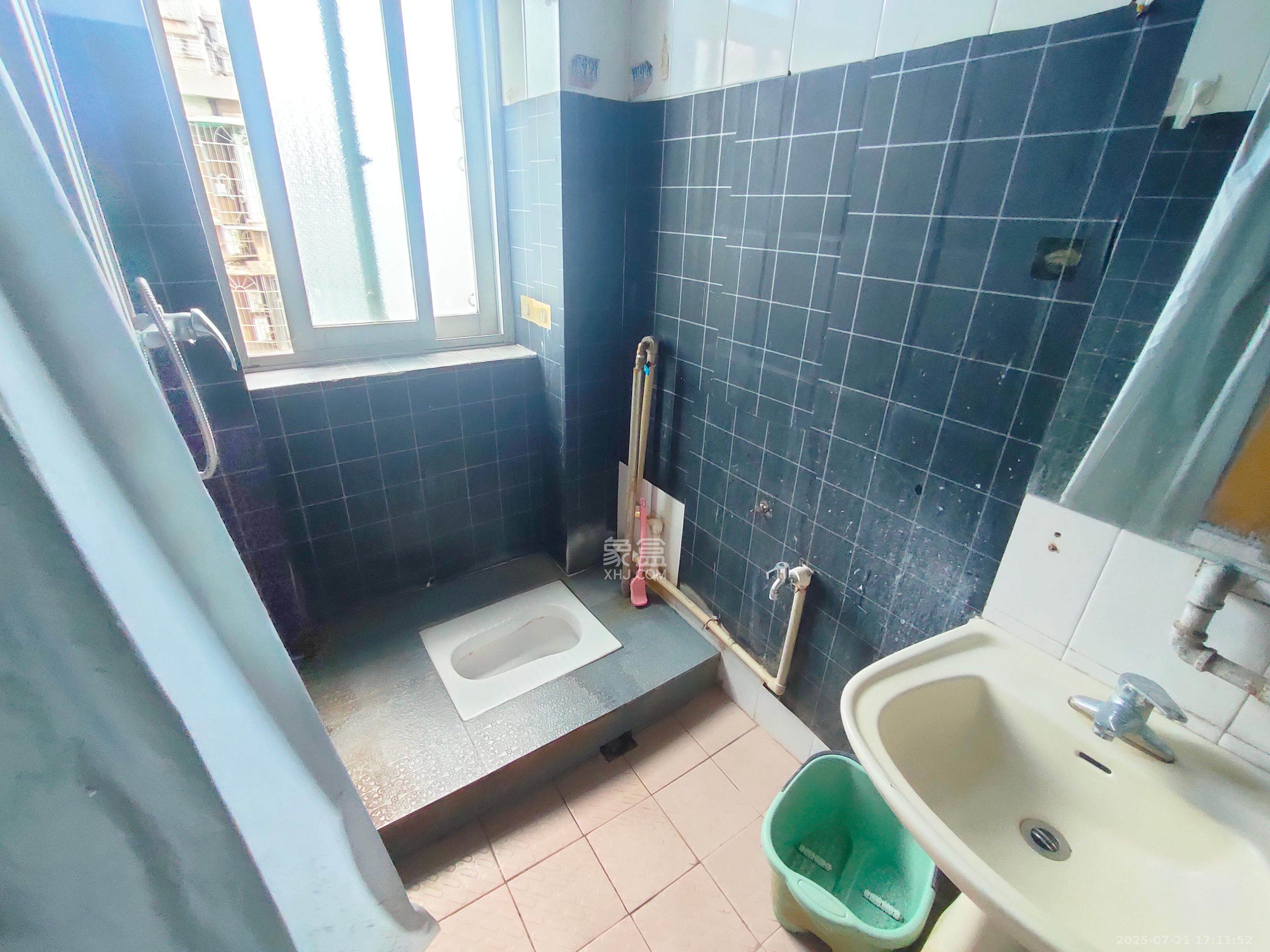 红旗区一片 3室2厅1卫 2000.0元/月 红旗区一片 3室2厅1卫 2000.0元/月室内图