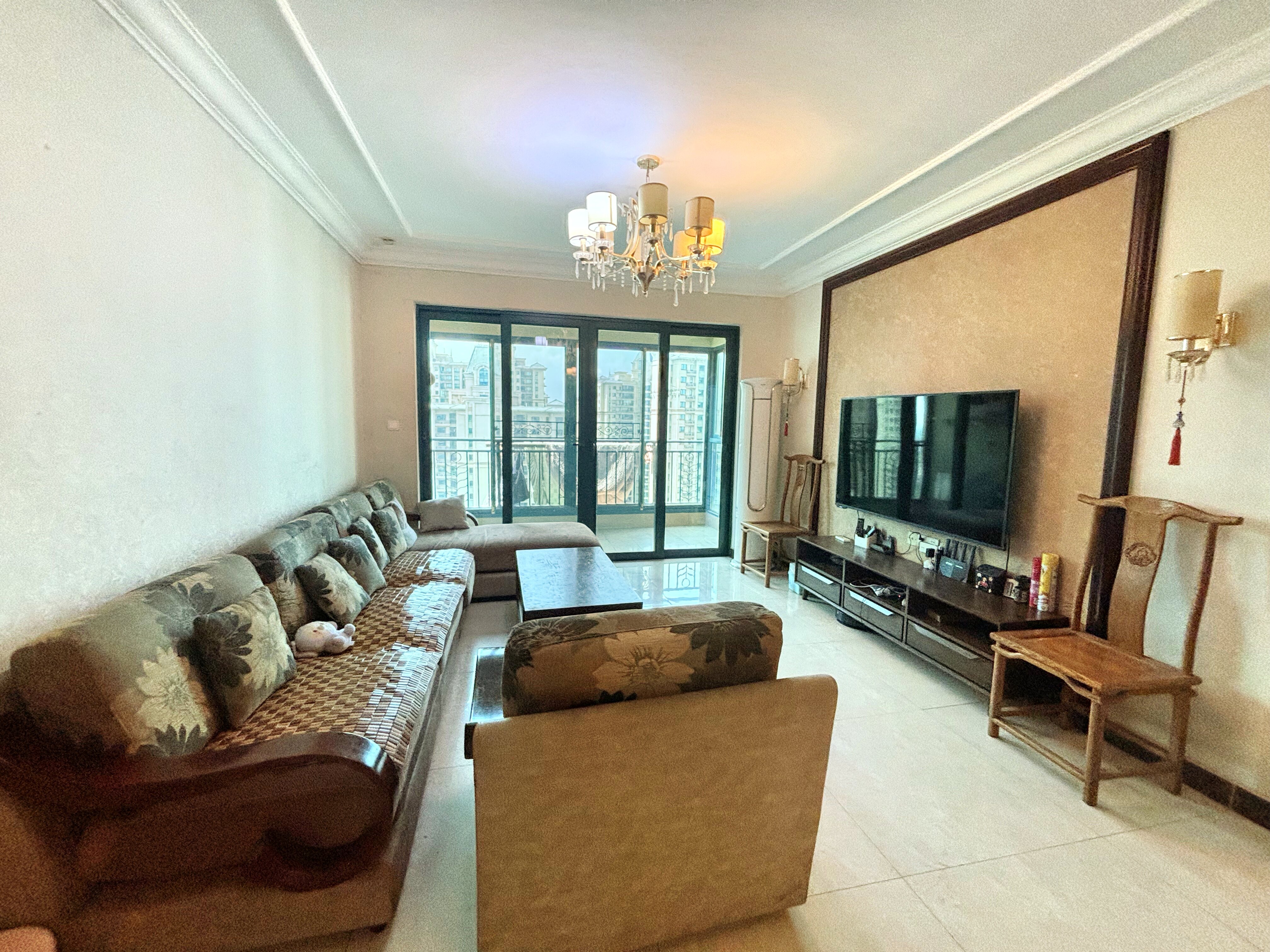 恒大绿洲 3室2厅2卫 2000.0元/月 恒大绿洲 3室2厅2卫 2000.0元/月室内图