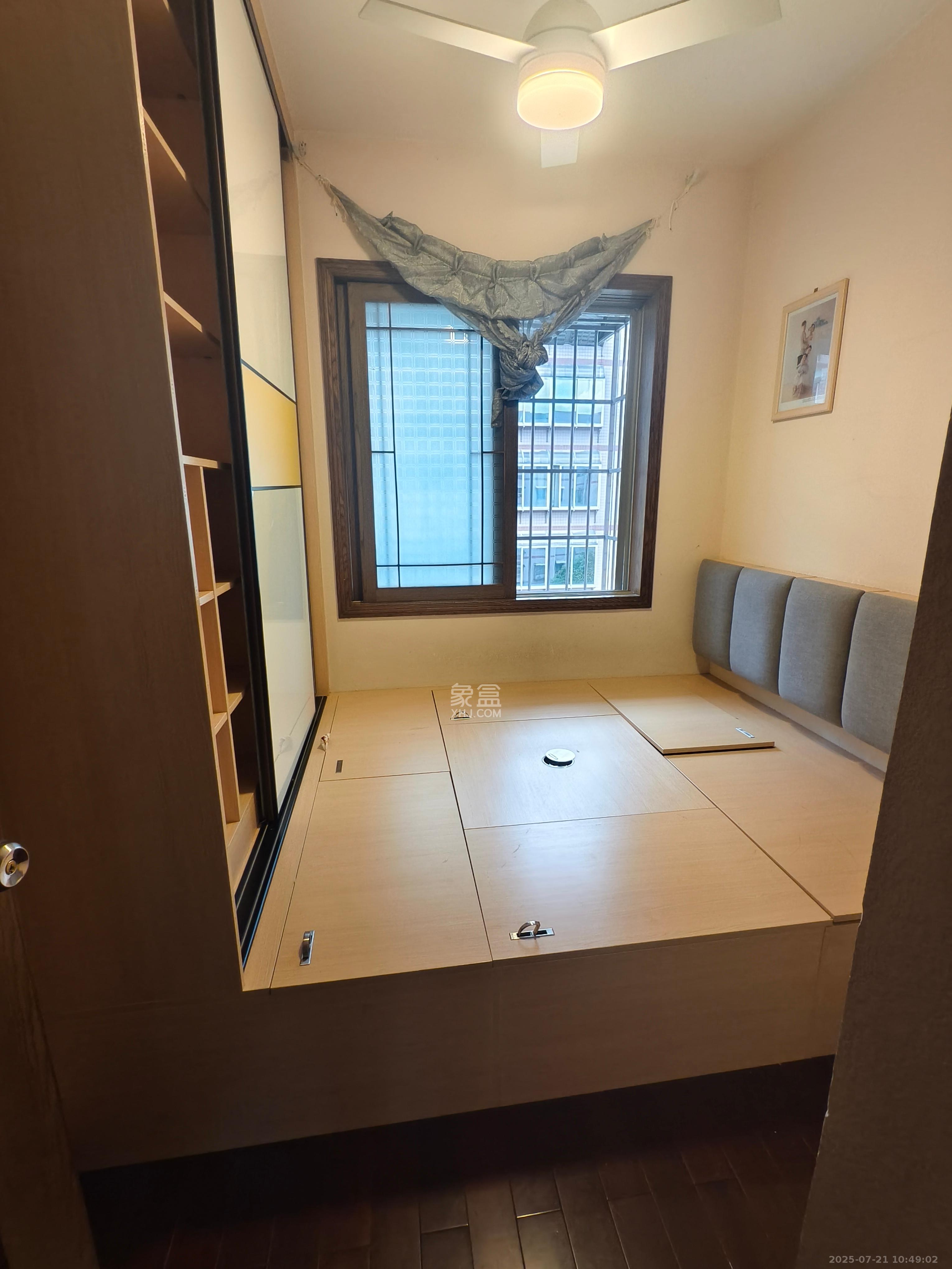 金鹰小区  3室2厅2卫   2600.00元/月室内图