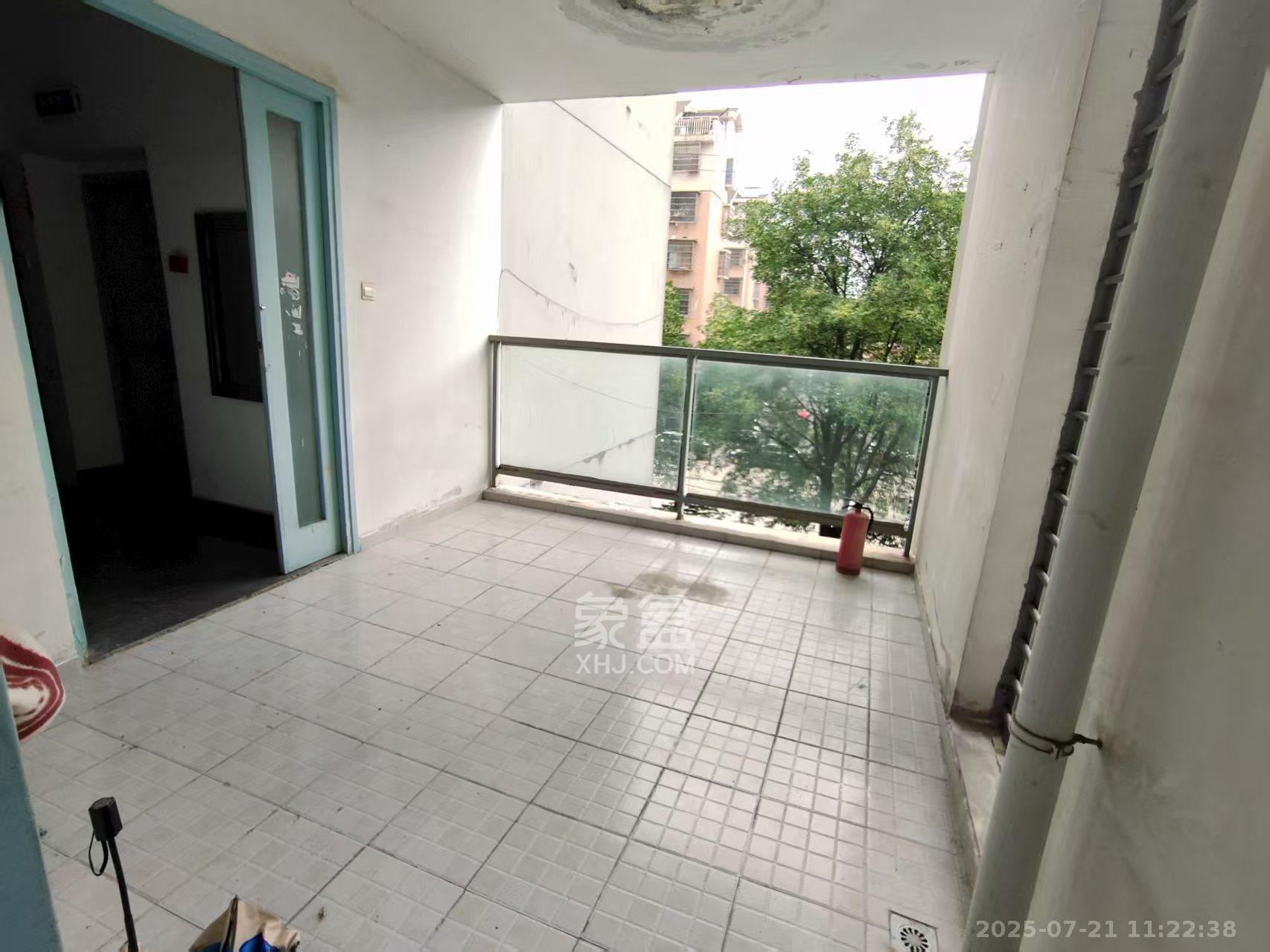 阳光100二期  4室2厅2卫    3200.0元/月室内图