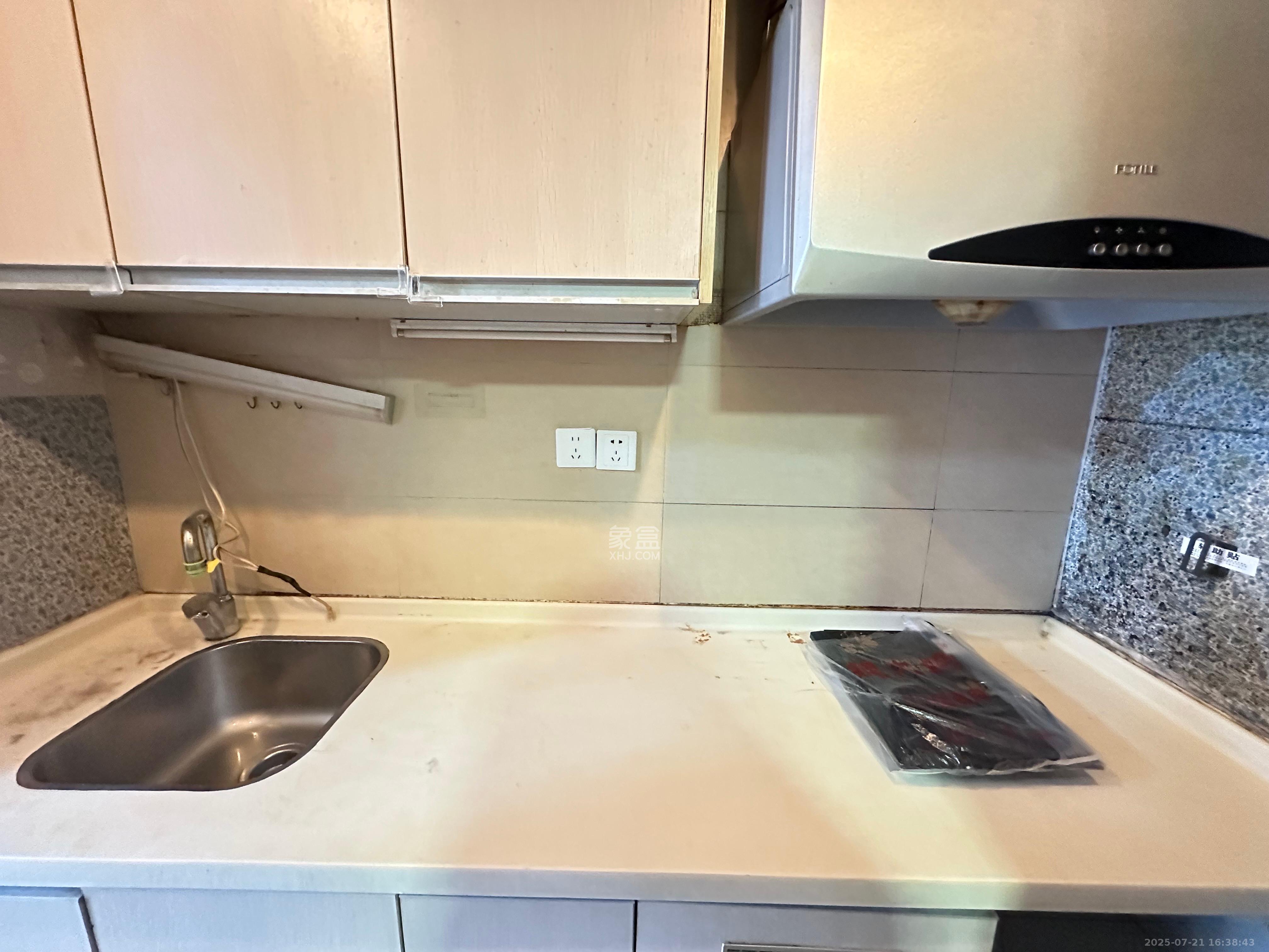 万科金色家园  1室1厅1卫    1200.0元/月室内图