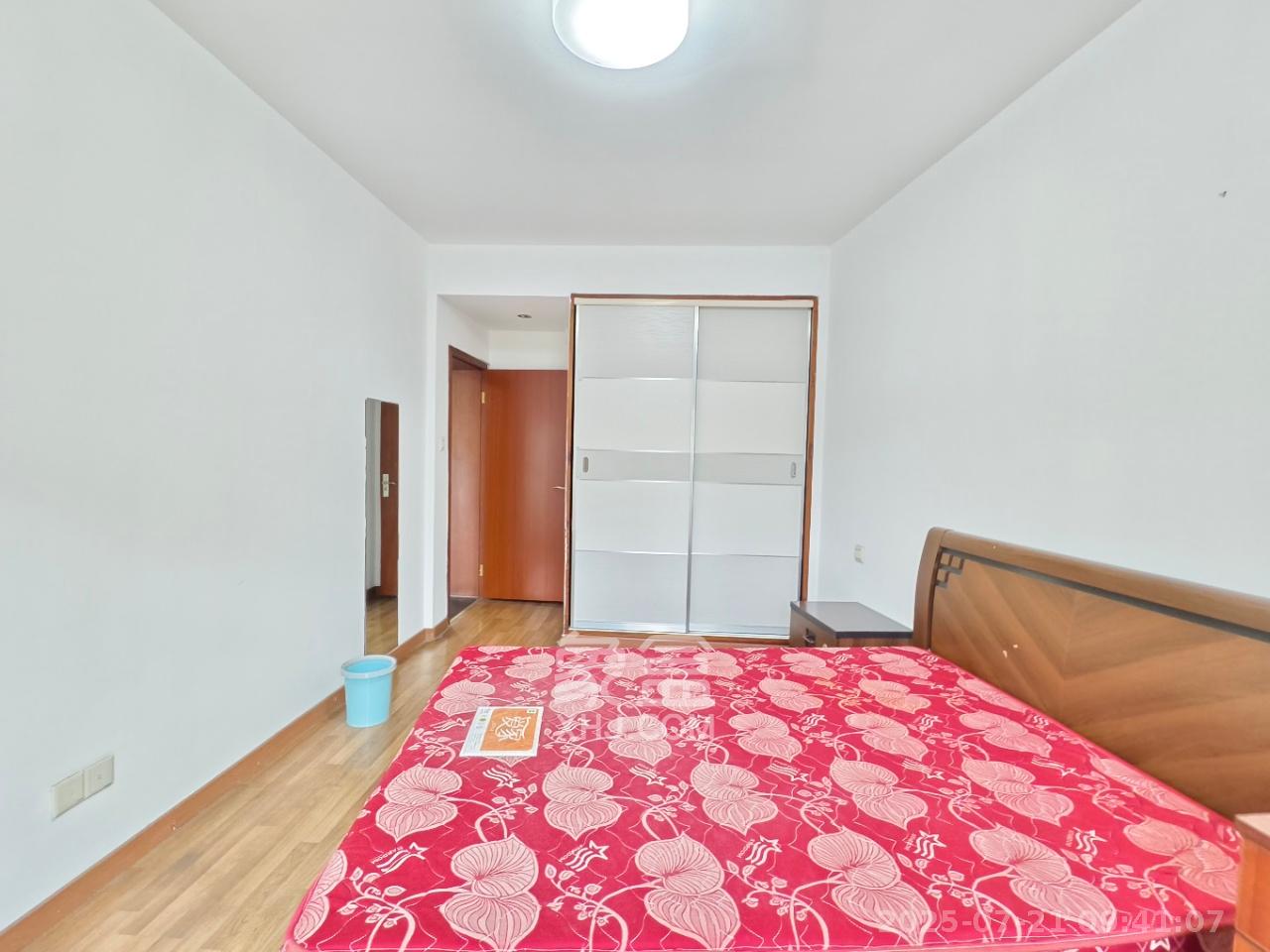 金色山庄  2室2厅1卫    2400.0元/月 金色山庄  2室2厅1卫    2400.0元/月室内图