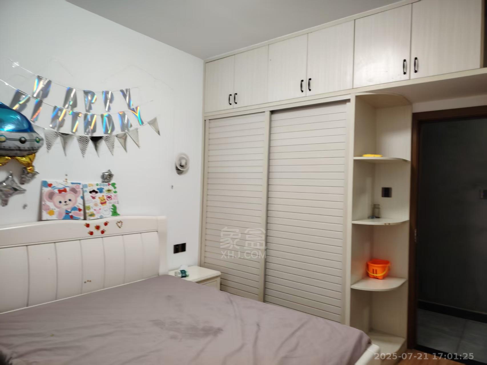 日盛山湖城 4室2厅2卫 2300.0元/月 日盛山湖城 4室2厅2卫 2300.0元/月室内图