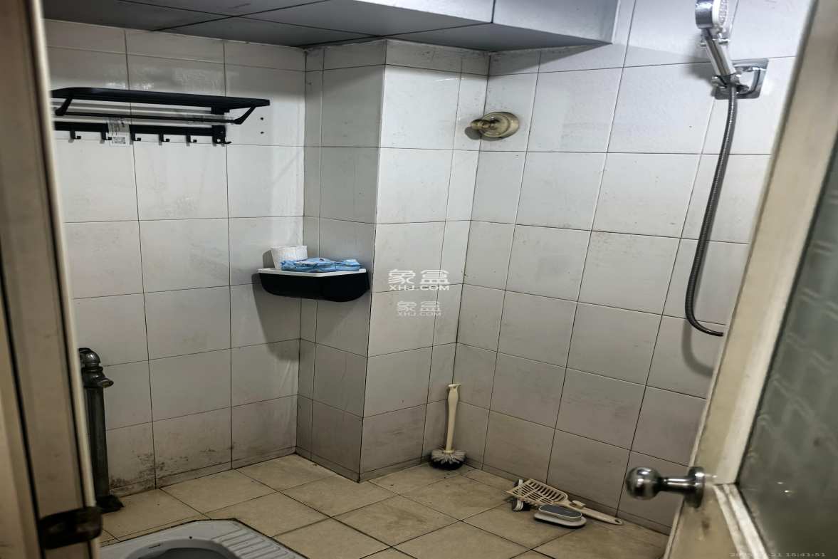 曾家湾13号生活区(友谊集团公司宿舍) 1室1厅1卫 1300.0元/月 曾家湾13号生活区(友谊集团公司宿舍) 1室1厅1卫 1300.0元/月室内图