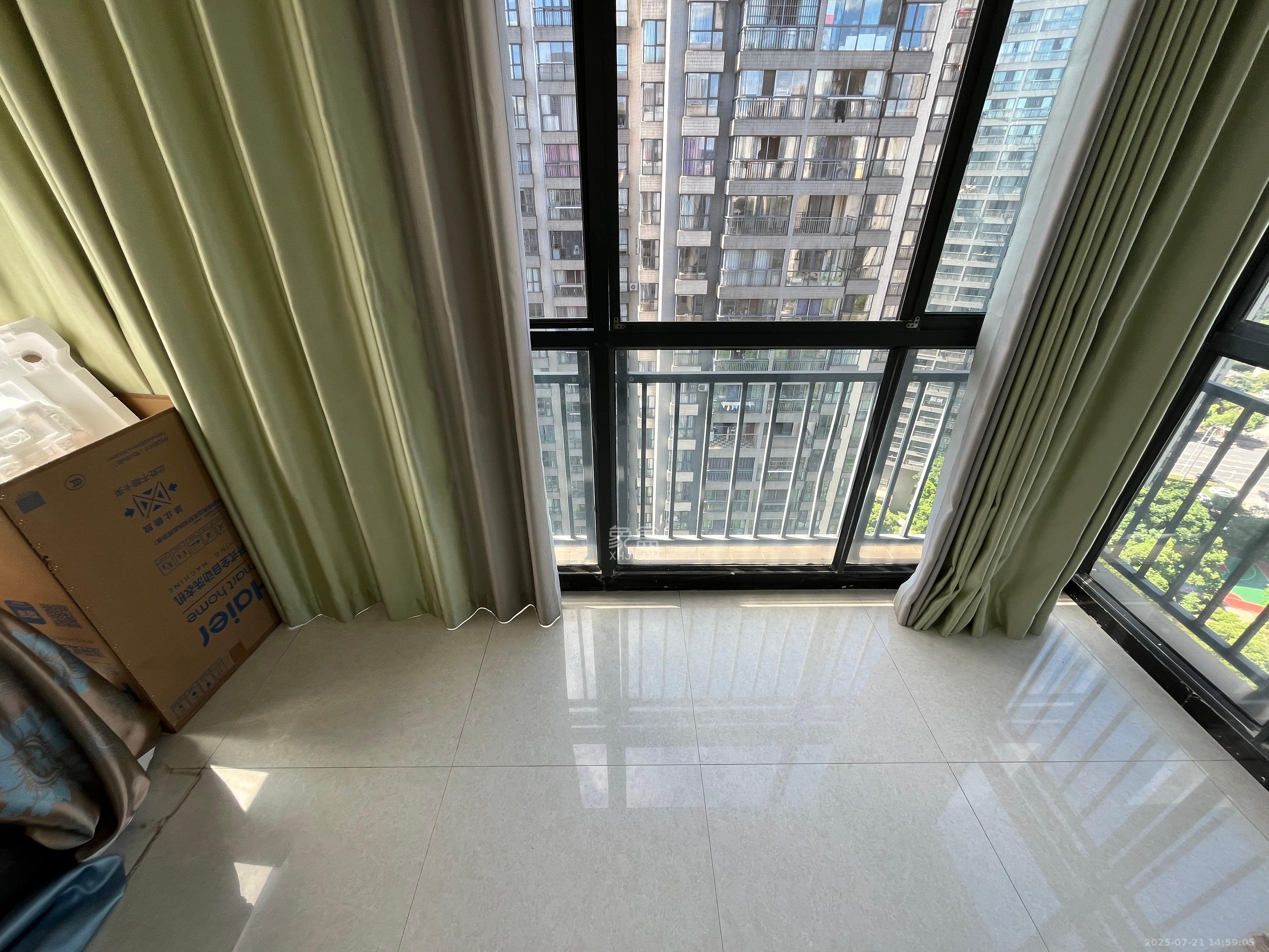 莱茵城 3室2厅1卫 2500.0元/月 莱茵城 3室2厅1卫 2500.0元/月室内图