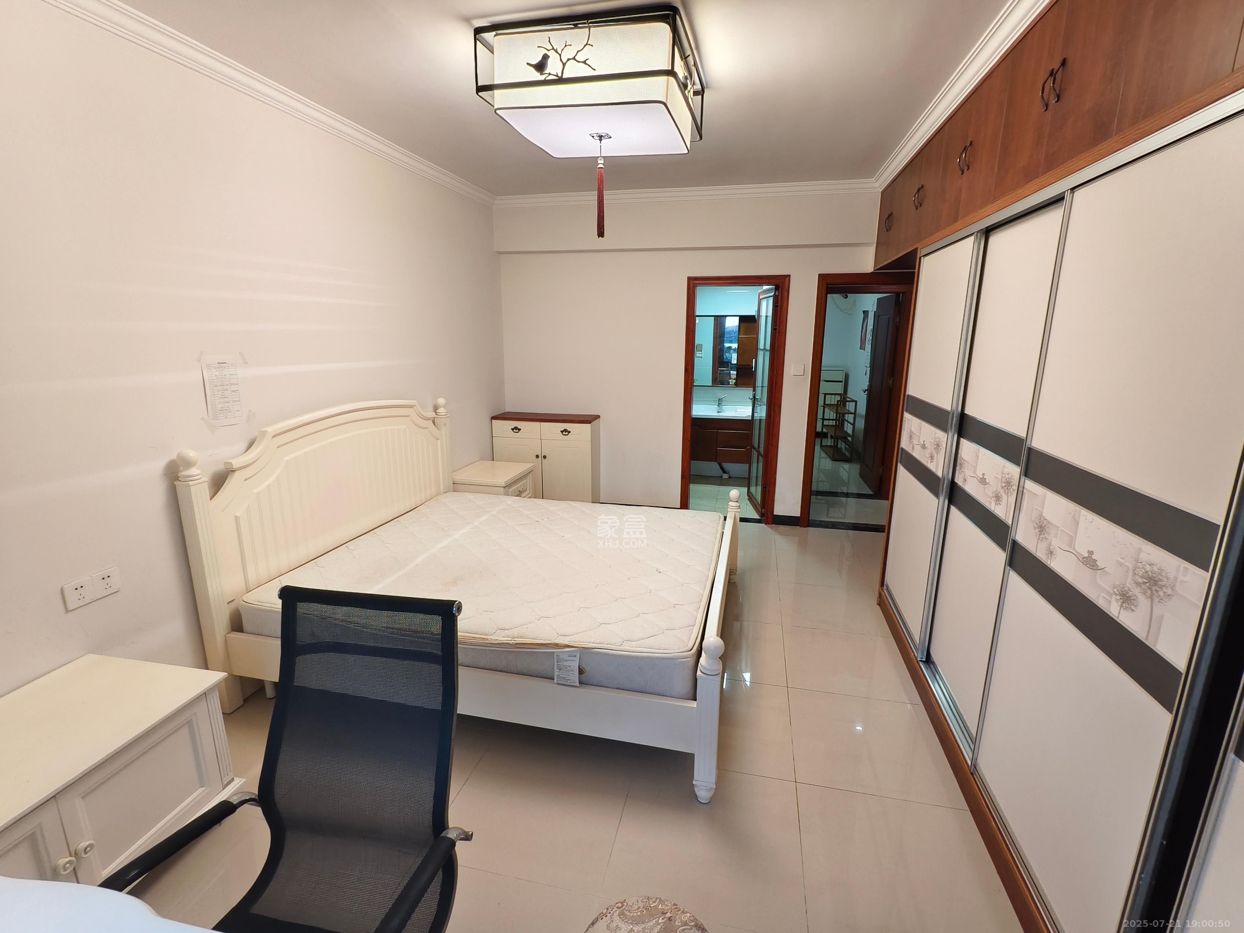 兰亭湾畔  4室2厅1卫    3300.0元/月 兰亭湾畔  4室2厅1卫    3300.0元/月