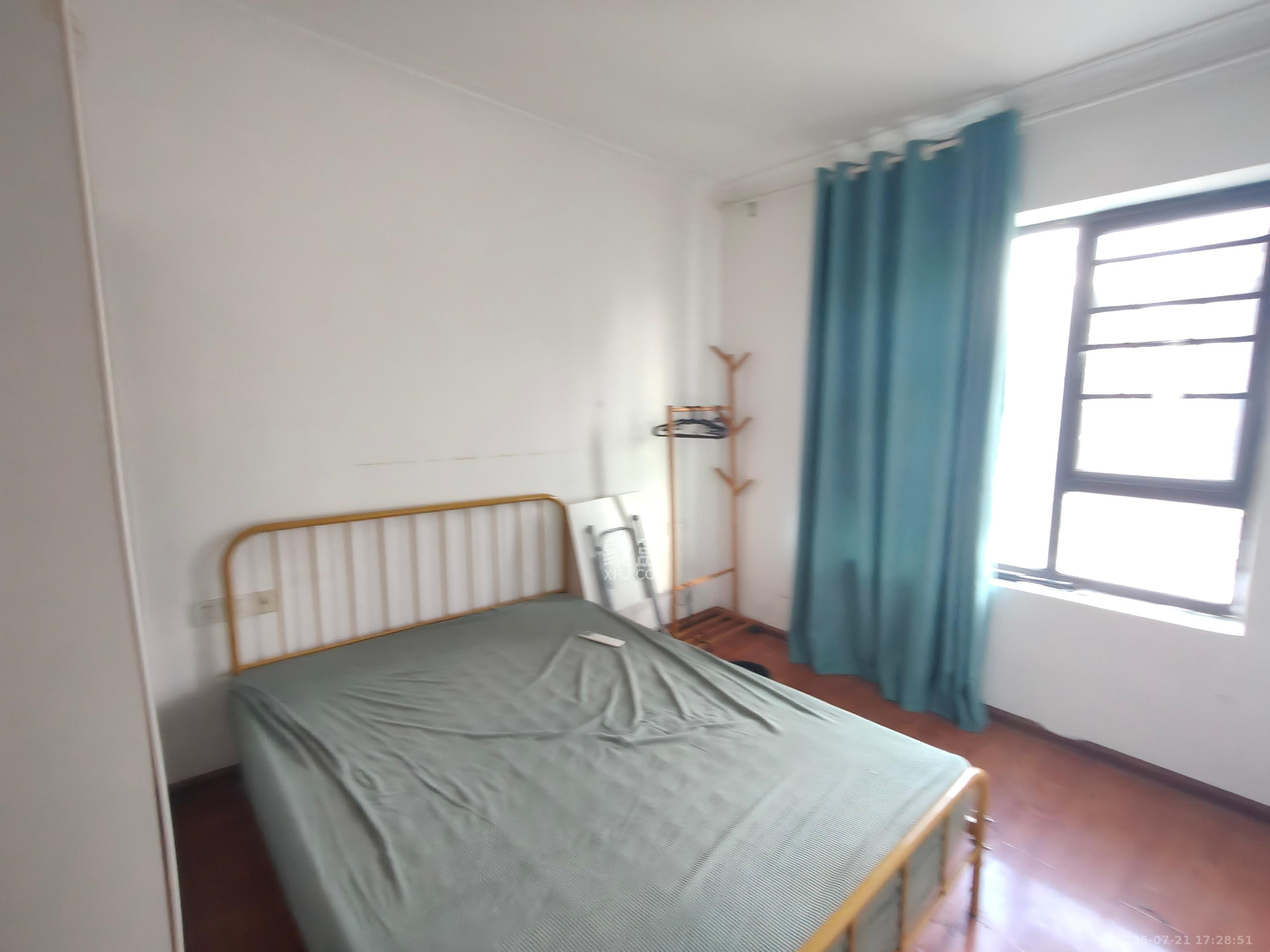 卓越浅水湾  1室2厅1卫    2500.0元/月室内图