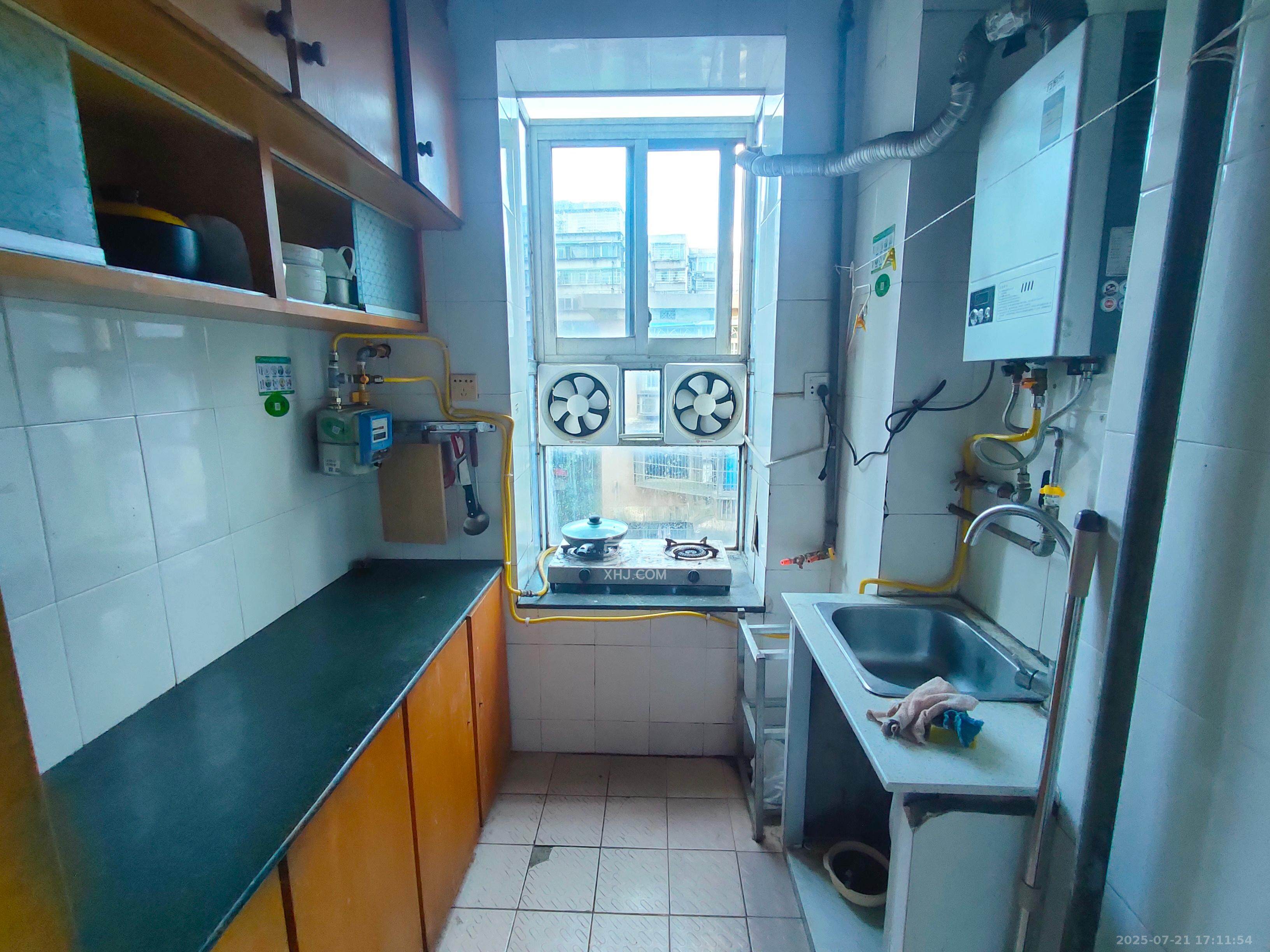 红旗区一片 3室2厅1卫 2000.0元/月 红旗区一片 3室2厅1卫 2000.0元/月室内图