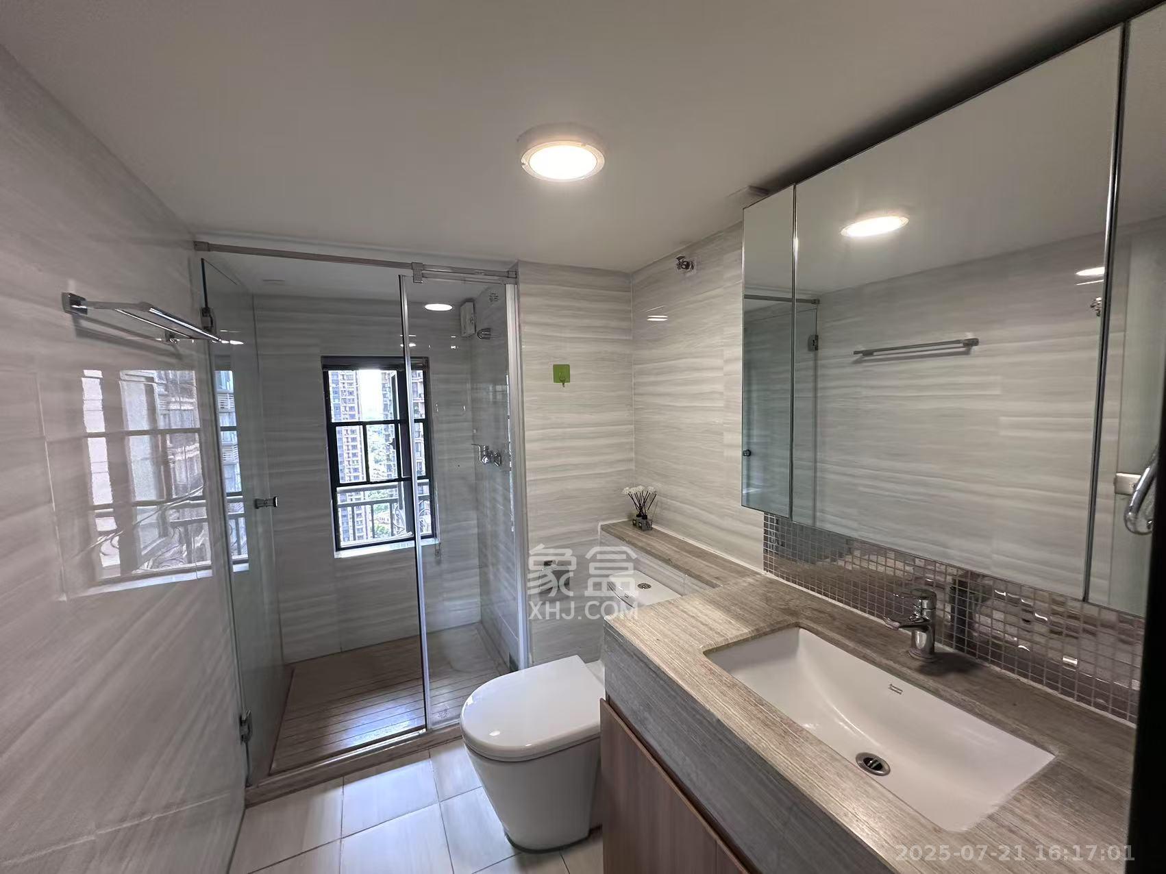 恒大翡翠华庭 3室2厅2卫 2000.0元/月 恒大翡翠华庭 3室2厅2卫 2000.0元/月室内图