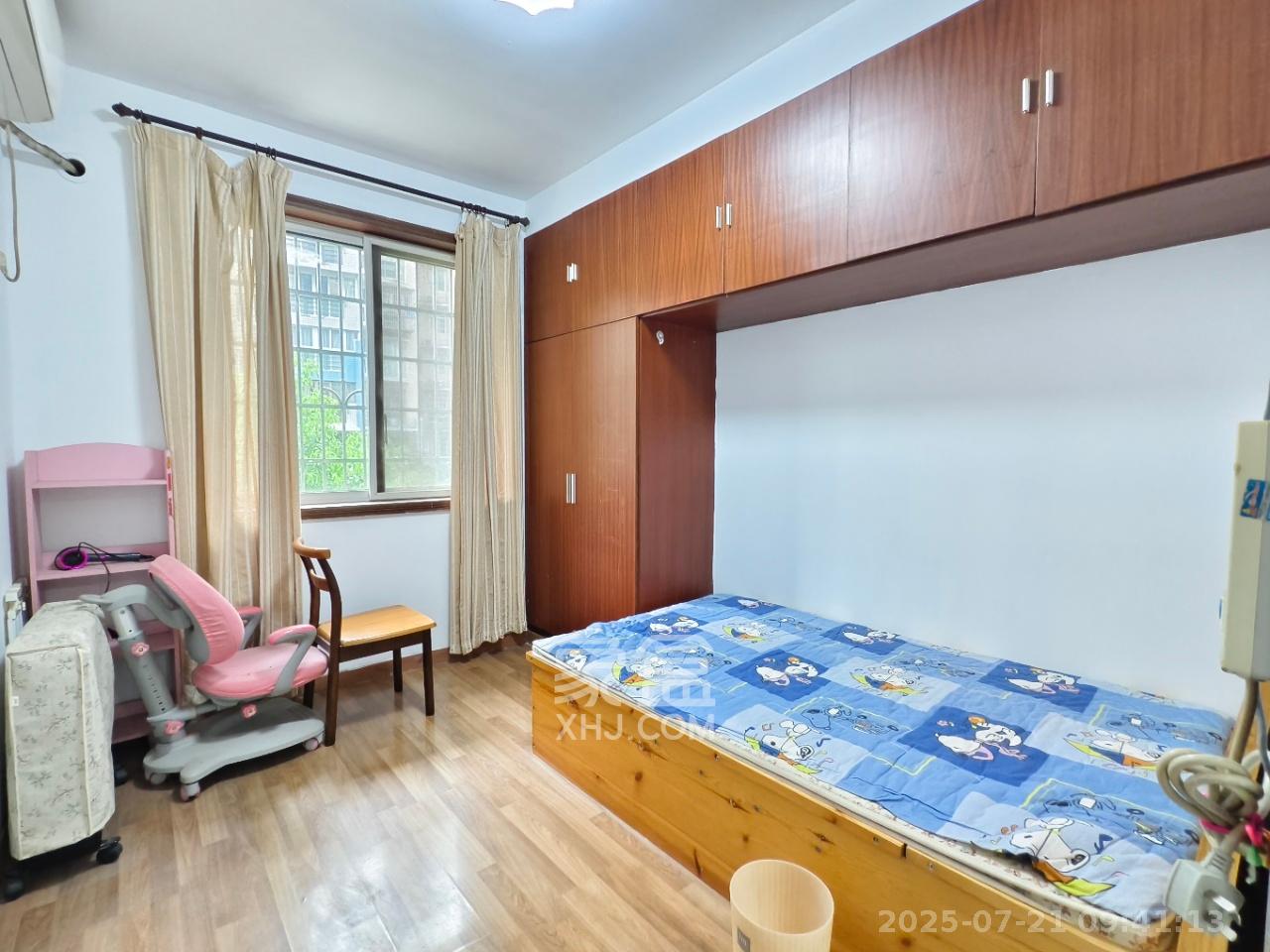 金色山庄  2室2厅1卫    2400.0元/月 金色山庄  2室2厅1卫    2400.0元/月室内图