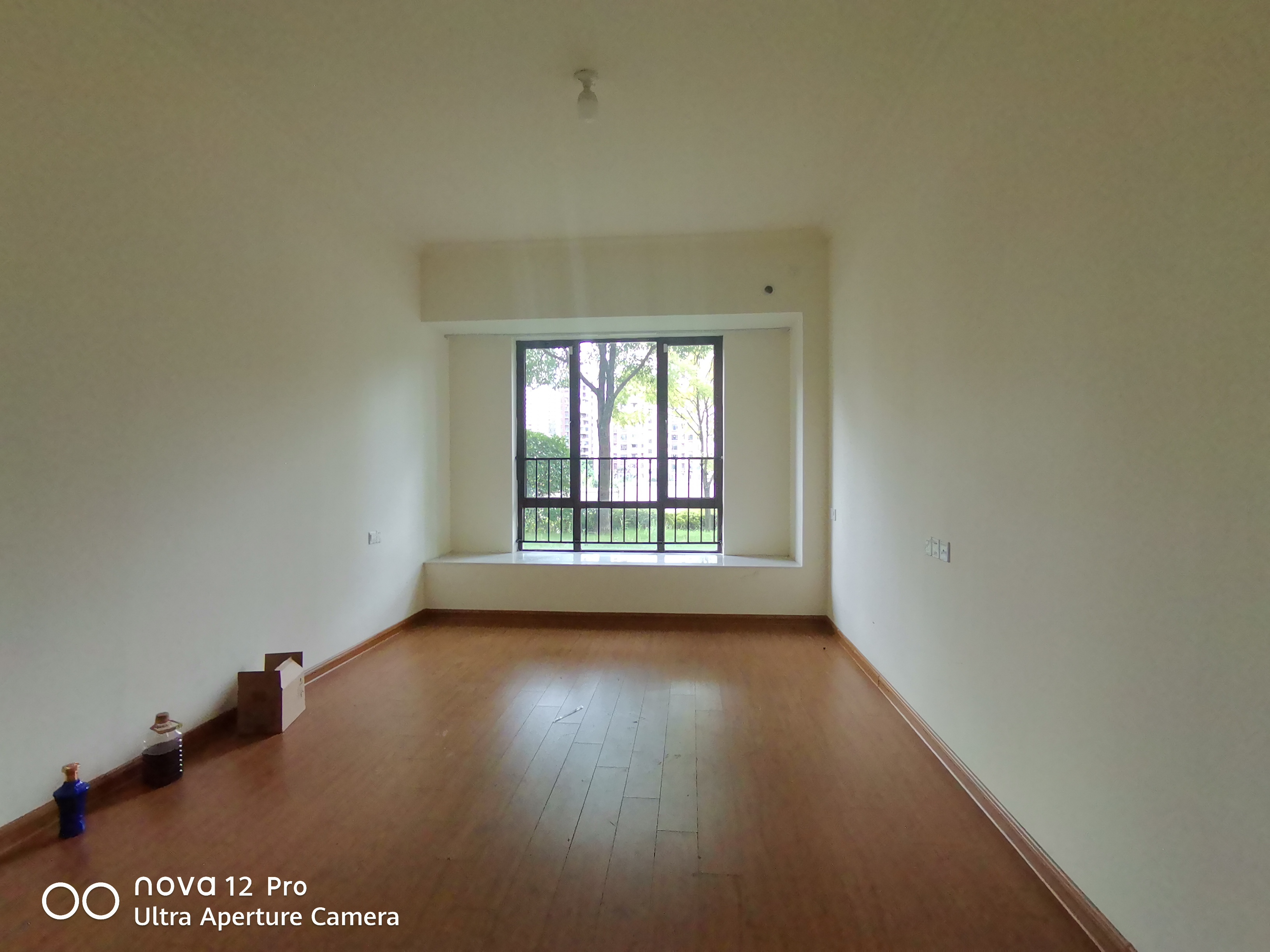 碧桂园豪园 4室2厅2卫 1800.0元/月 碧桂园豪园 4室2厅2卫 1800.0元/月室内图