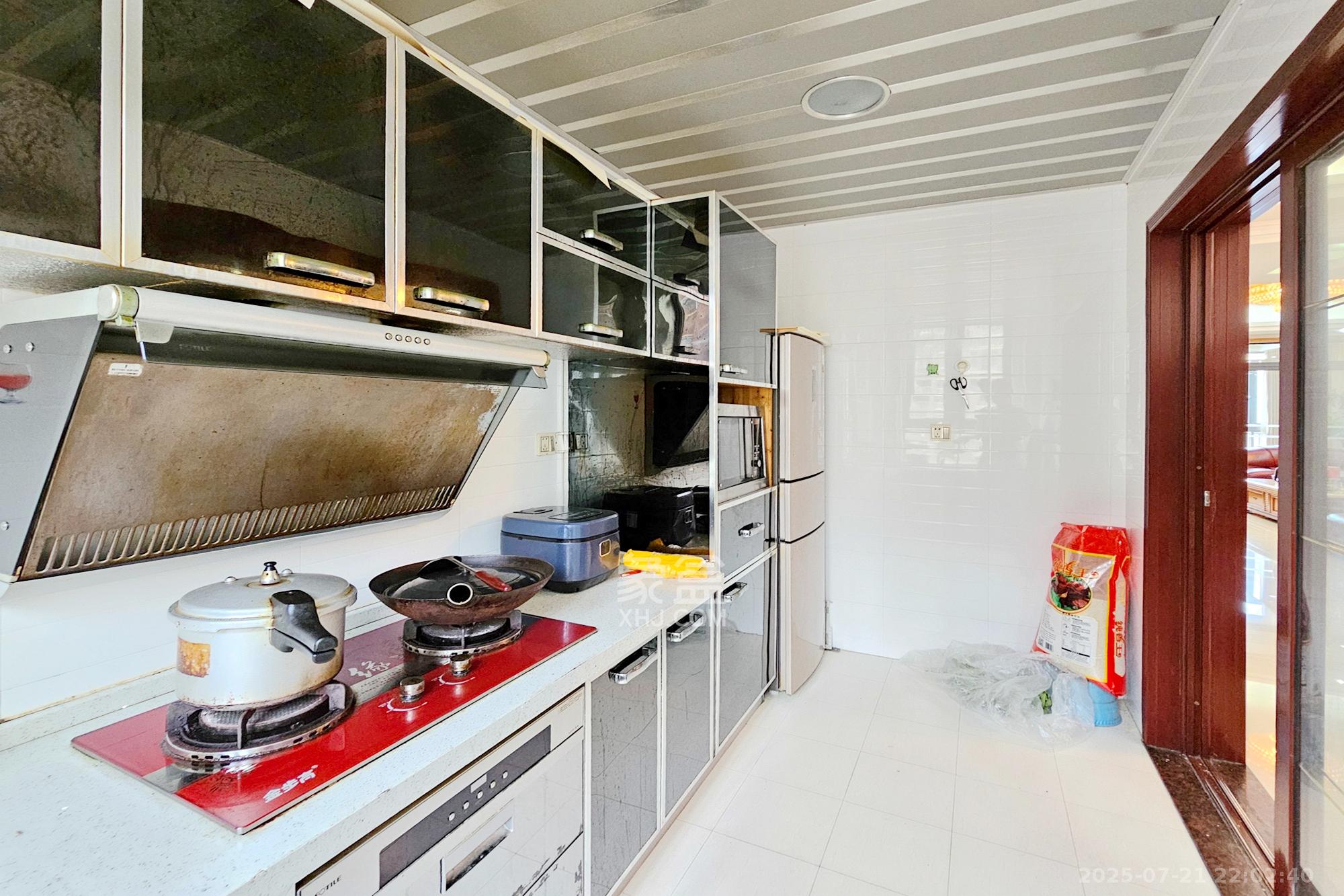 中隆国际御玺  4室2厅1卫    245.0万厨房