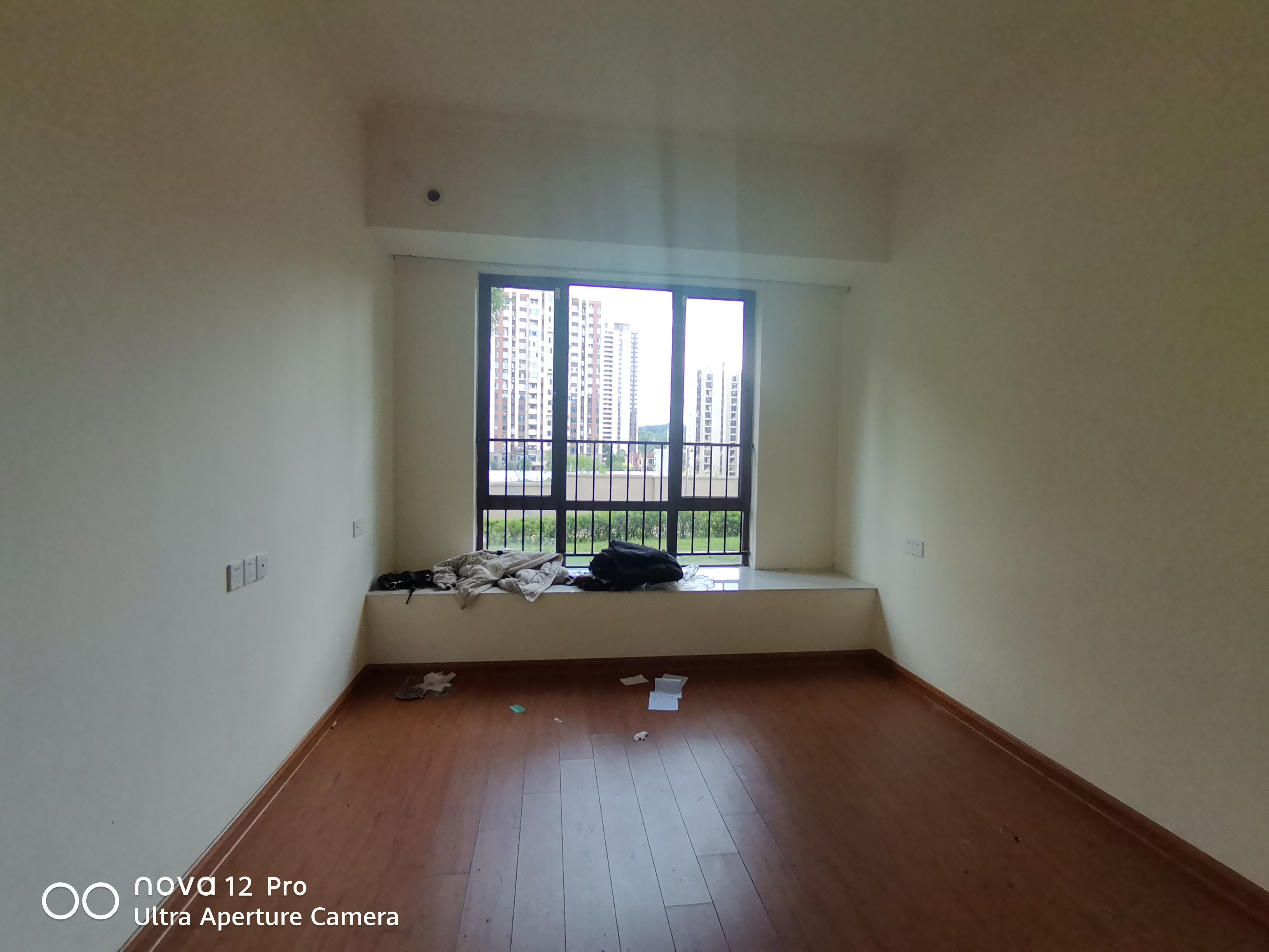 碧桂园豪园 4室2厅2卫 1800.0元/月 碧桂园豪园 4室2厅2卫 1800.0元/月室内图