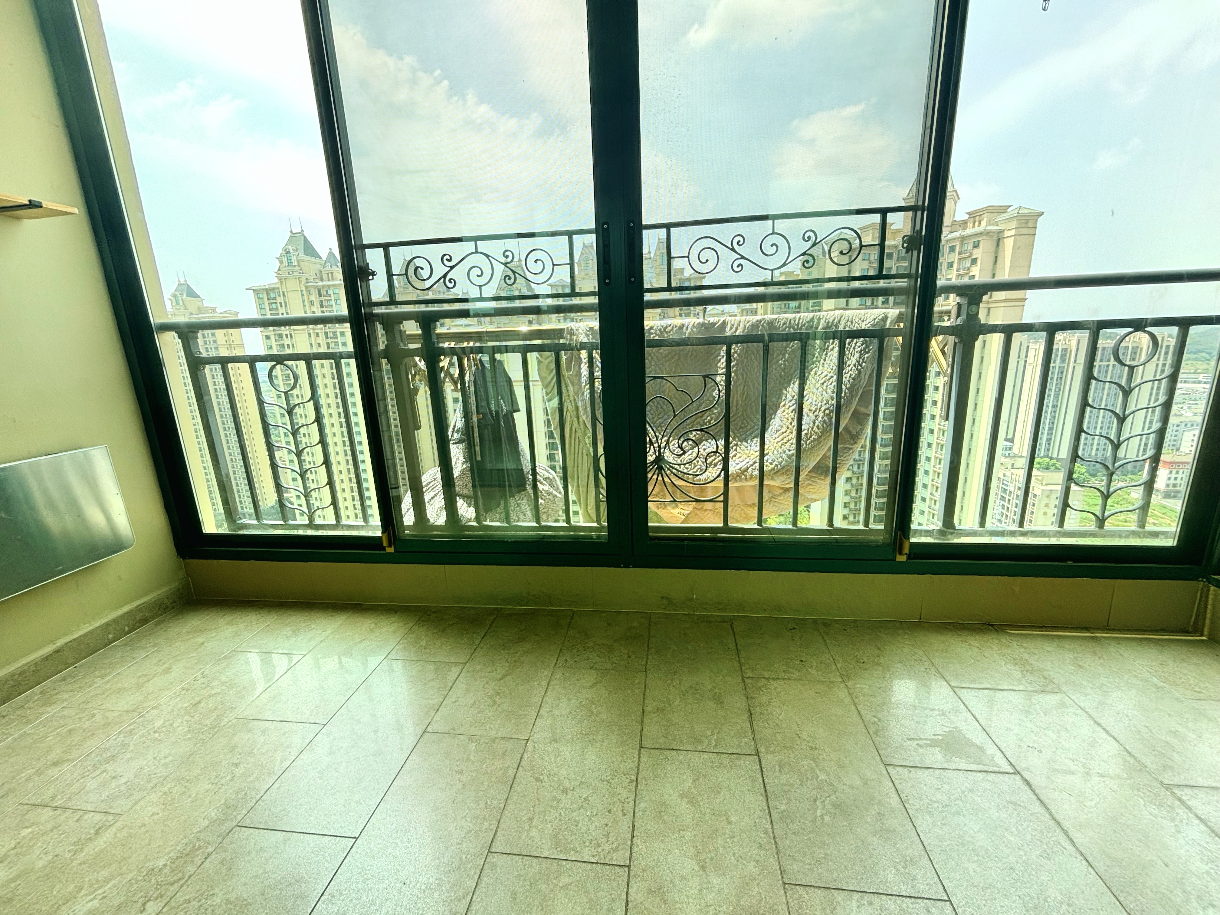 恒大绿洲 3室2厅2卫 2000.0元/月 恒大绿洲 3室2厅2卫 2000.0元/月室内图