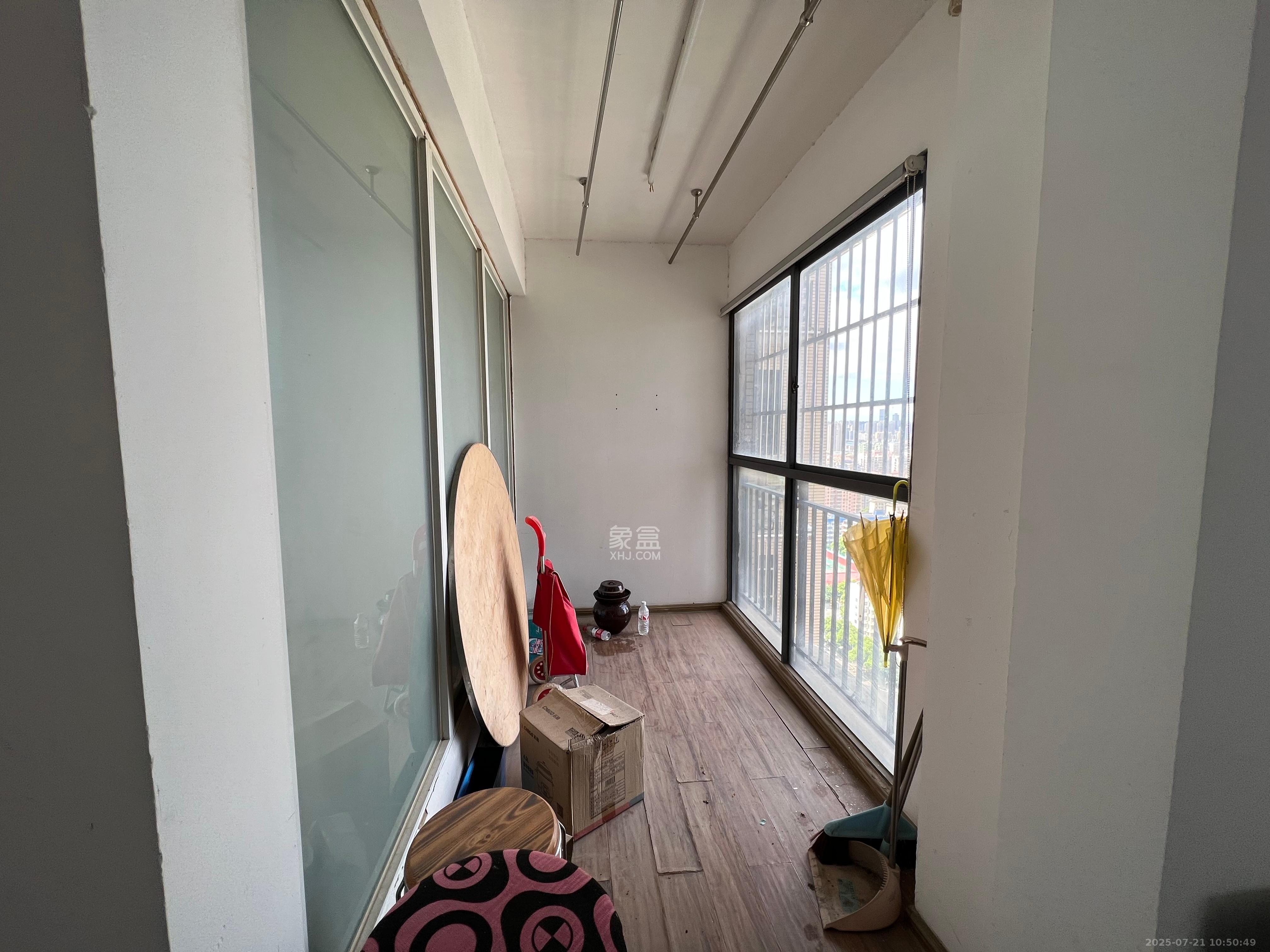 东方芙蓉 3室0厅0卫 2800.0元/月 东方芙蓉 3室0厅0卫 2800.0元/月室内图