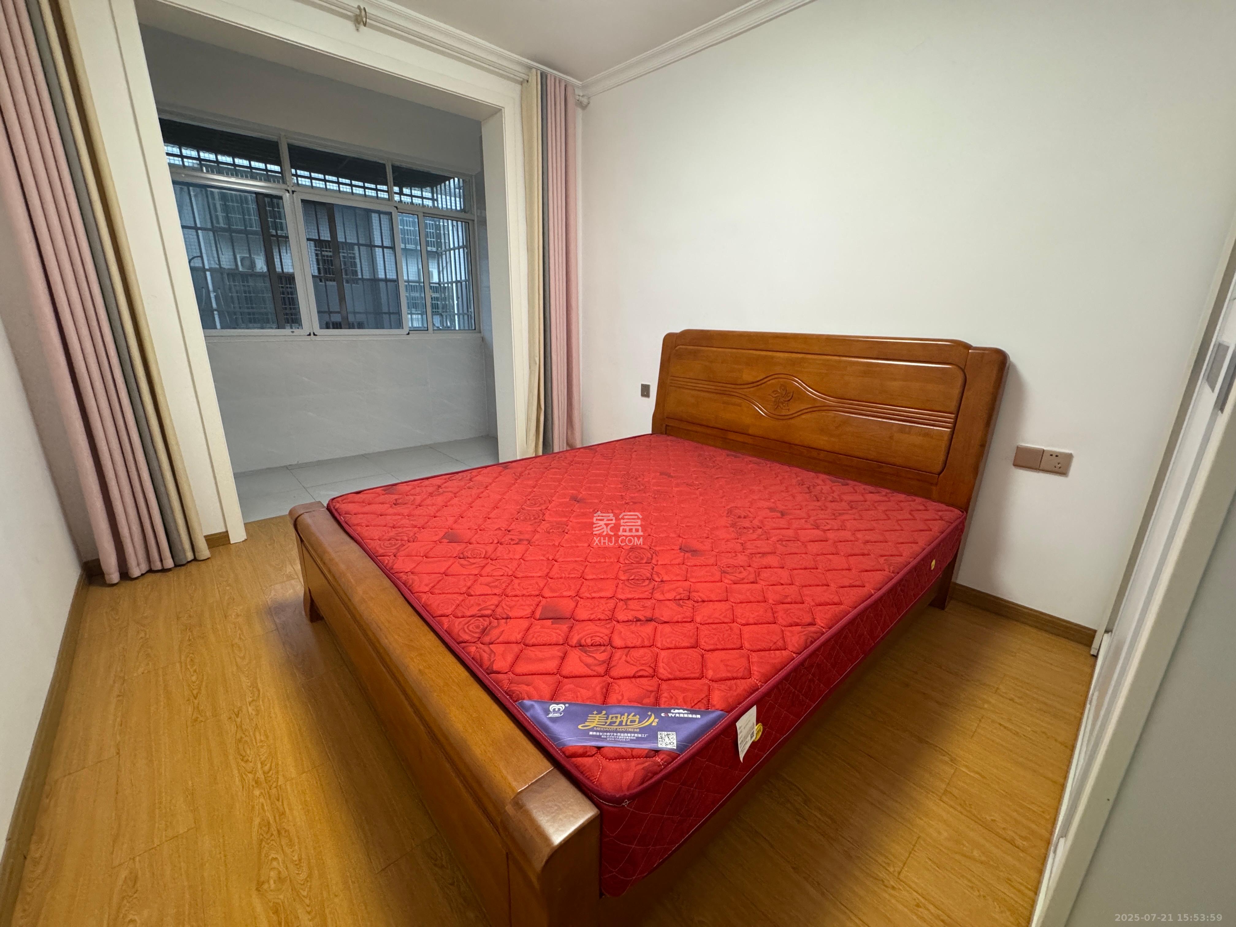 兴联母山小区 3室2厅1卫 1300.0元/月 兴联母山小区 3室2厅1卫 1300.0元/月室内图