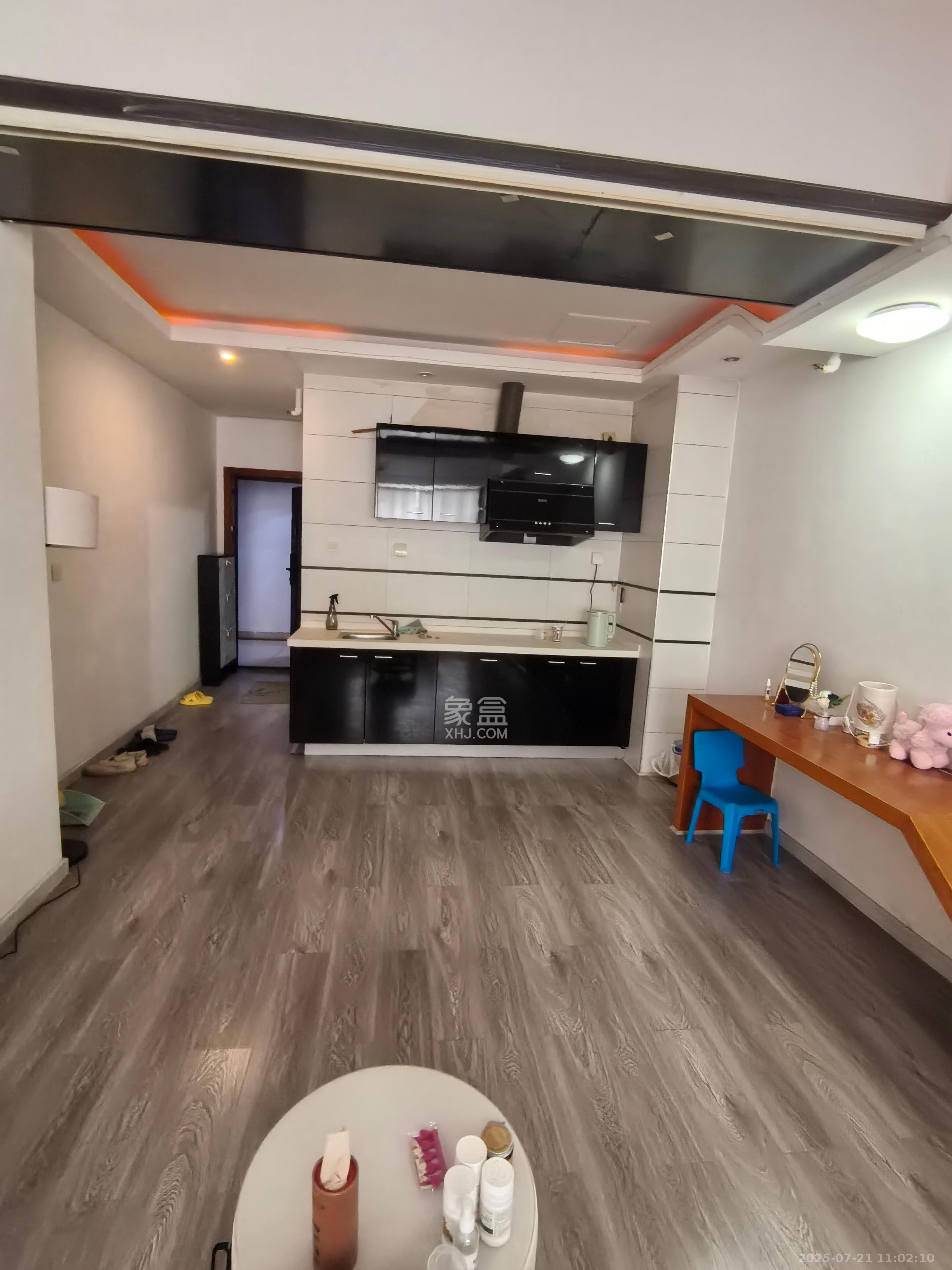 昊天大厦 1室0厅1卫 2000.0元/月 昊天大厦 1室0厅1卫 2000.0元/月室内图