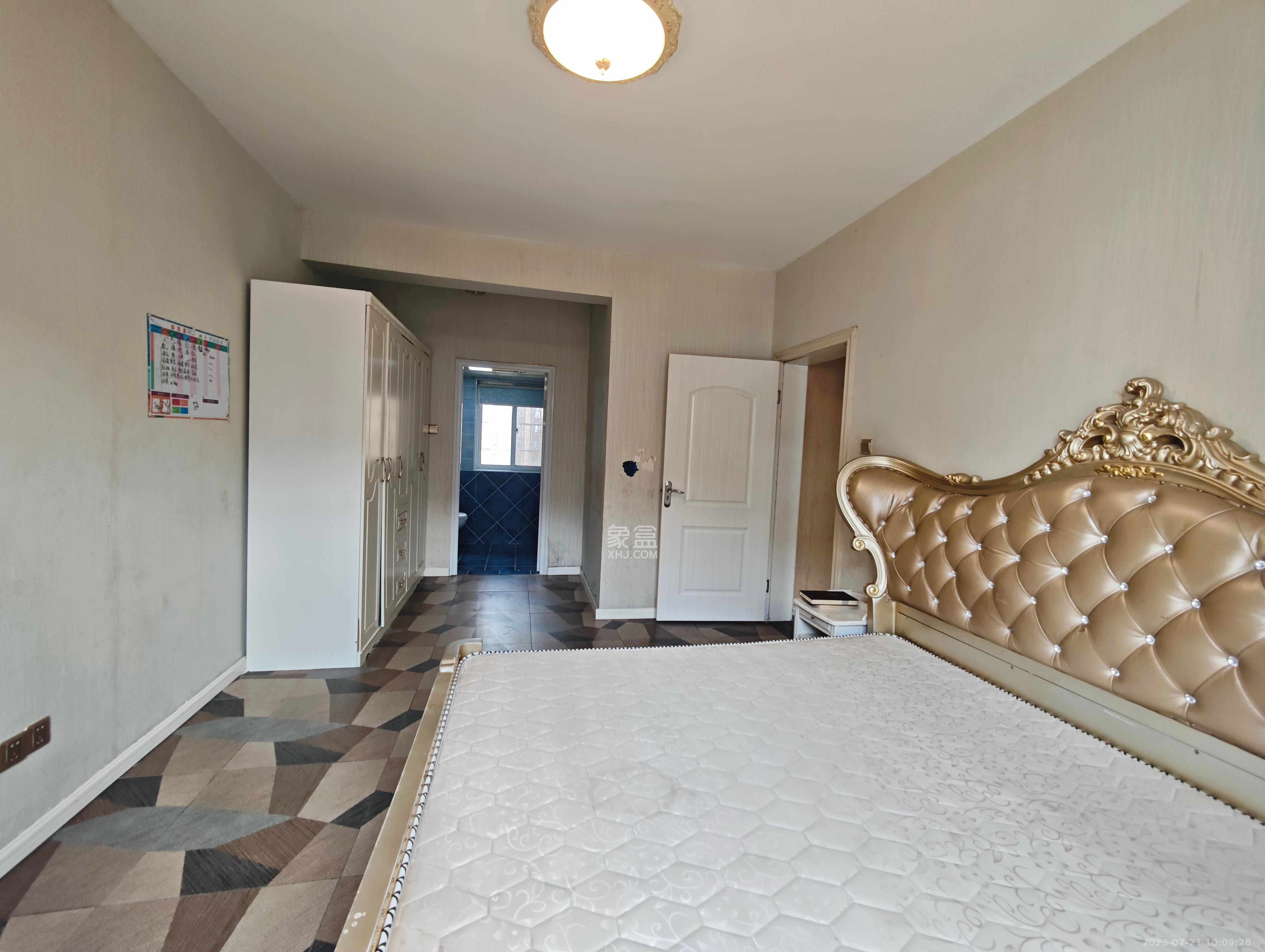 领东汇 3室1厅2卫 2400.0元/月 领东汇 3室1厅2卫 2400.0元/月室内图