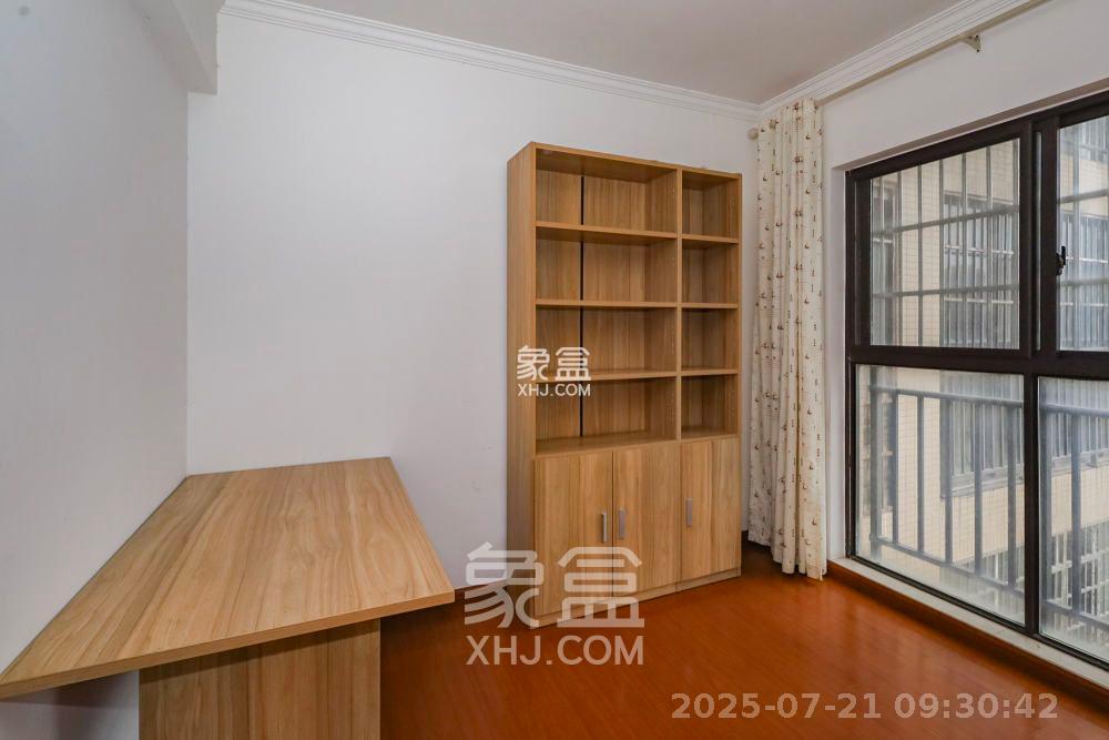 钰龙天下二期（钰龙佳园）  3室2厅2卫   2700.00元/月室内图