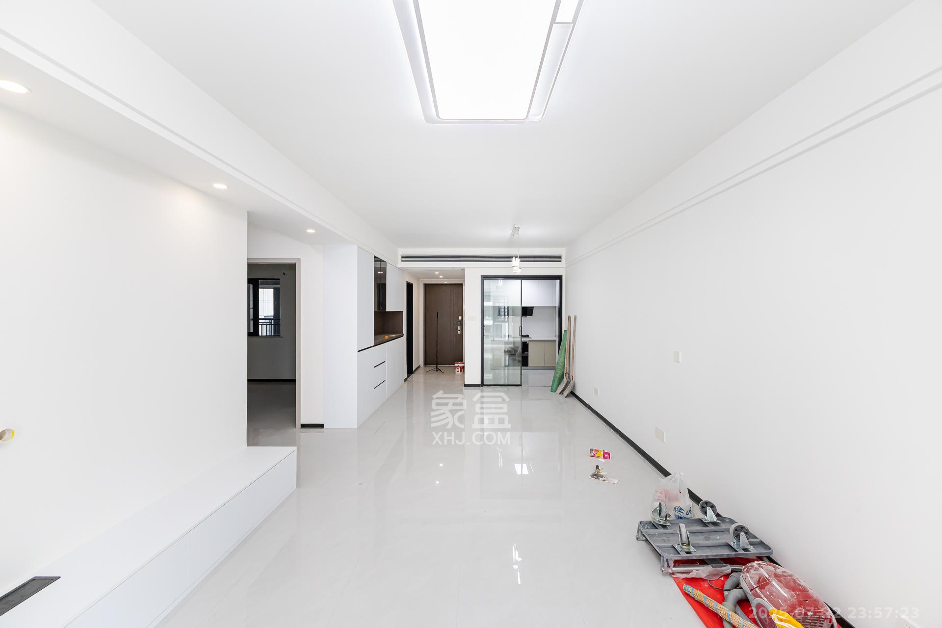 越秀湘江星汇城二期 4室2厅2卫 119.0万 越秀湘江星汇城二期 4室2厅2卫 119.0万客厅