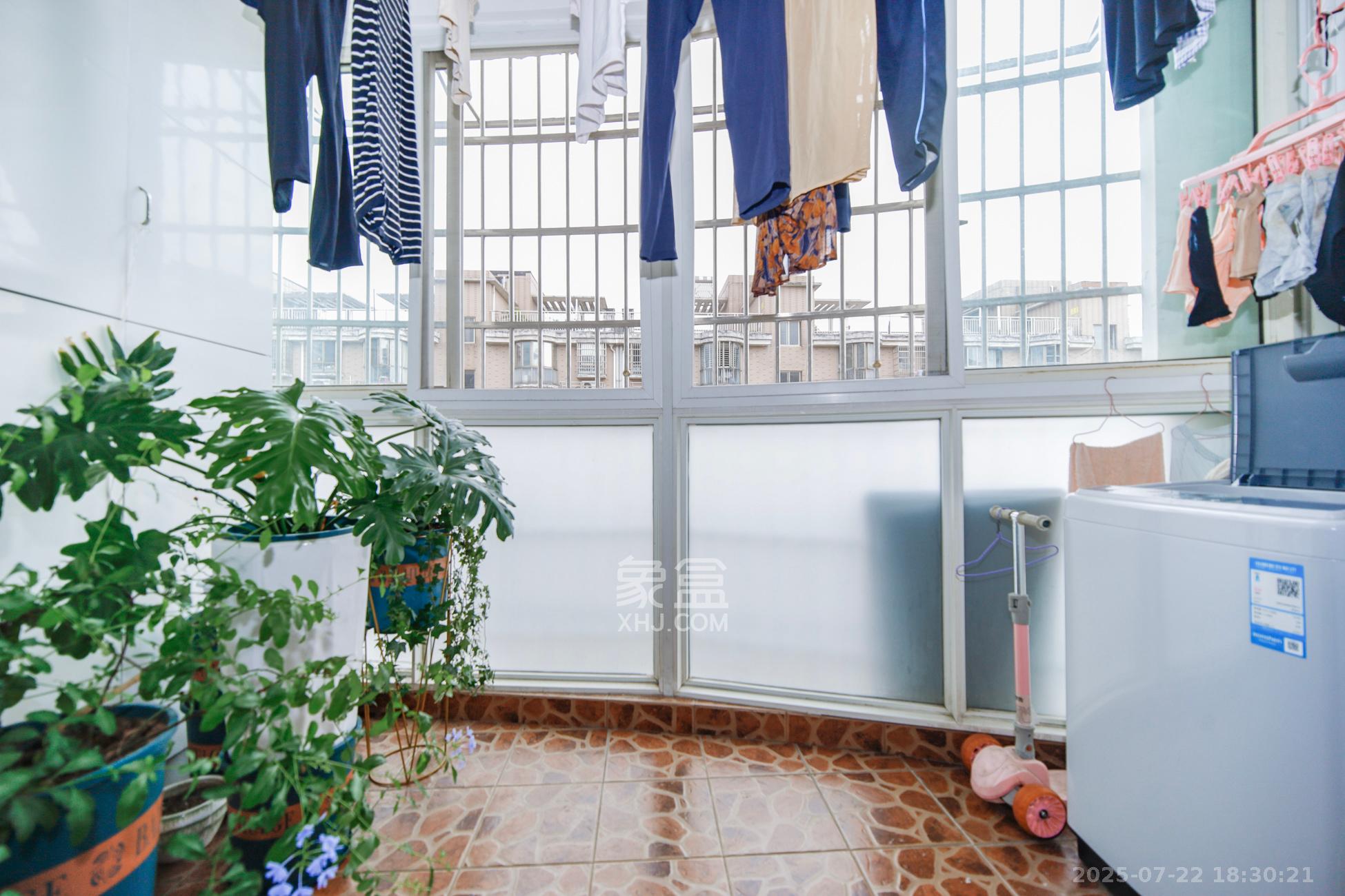 德馨园  3室2厅1卫    100.0万 德馨园  3室2厅1卫    100.0万阳台