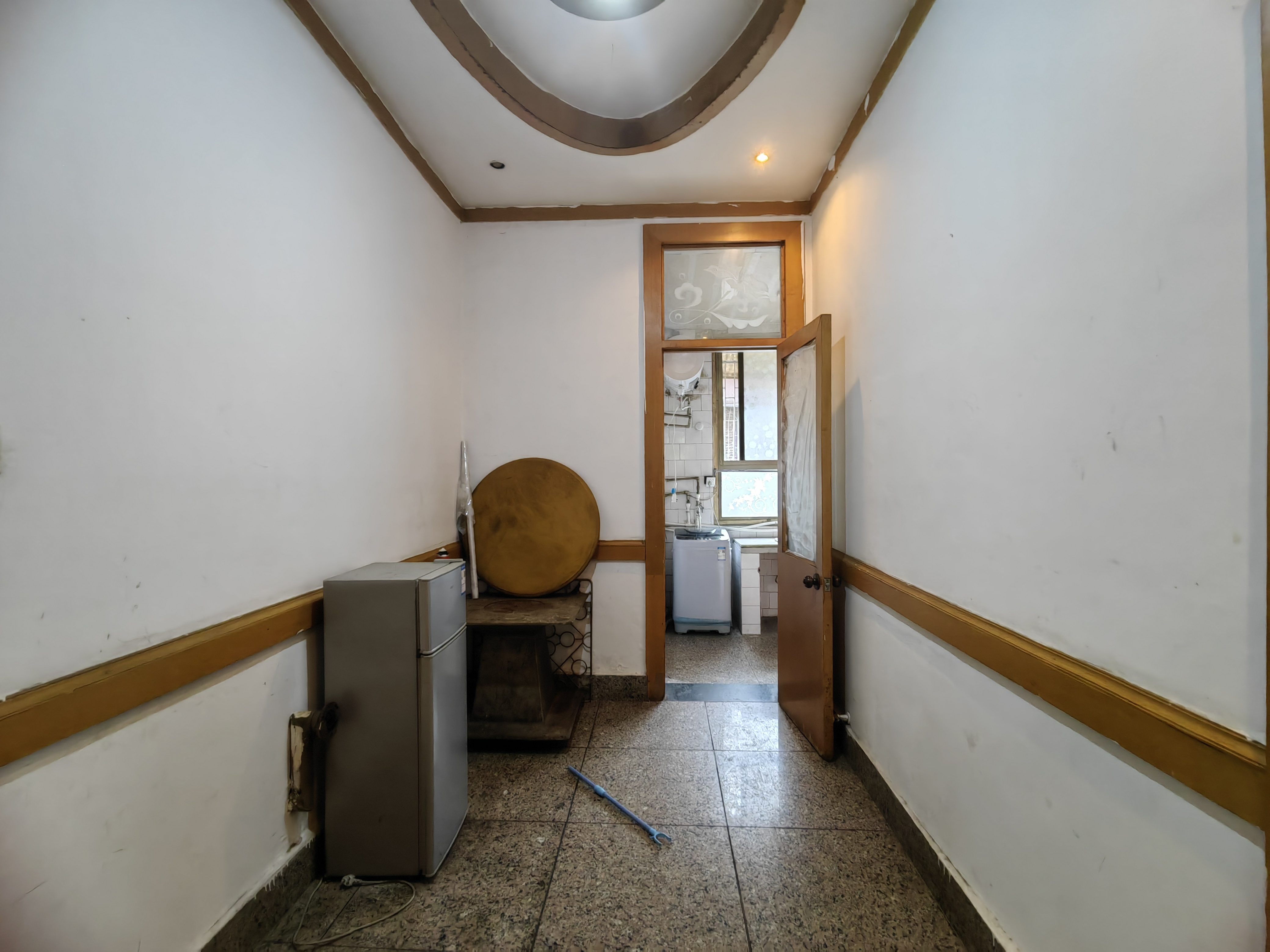 市商业局老小区 3室2厅1卫 1000.0元/月 市商业局老小区 3室2厅1卫 1000.0元/月室内图