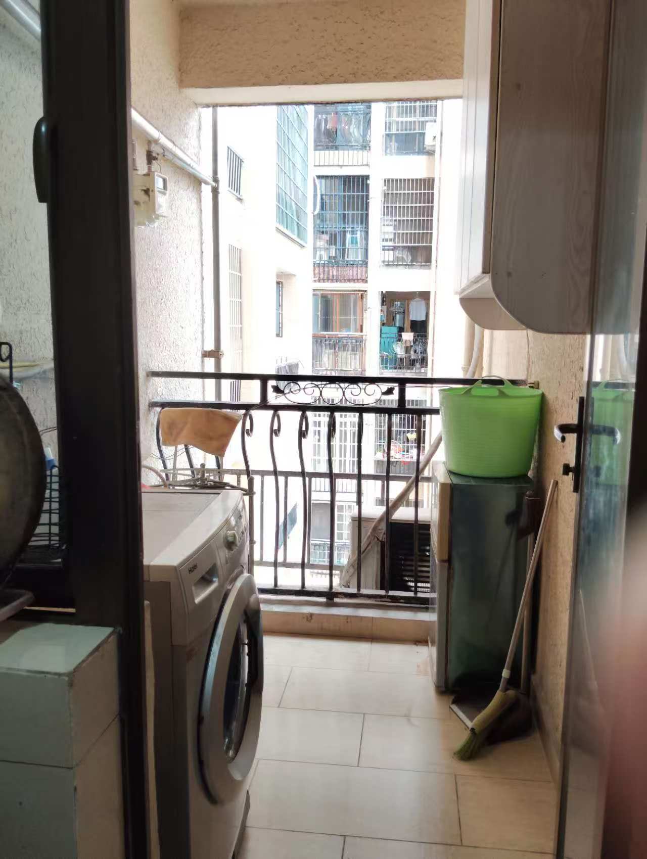 碧桂园 3室1厅1卫 1800.0元/月 碧桂园 3室1厅1卫 1800.0元/月室内图